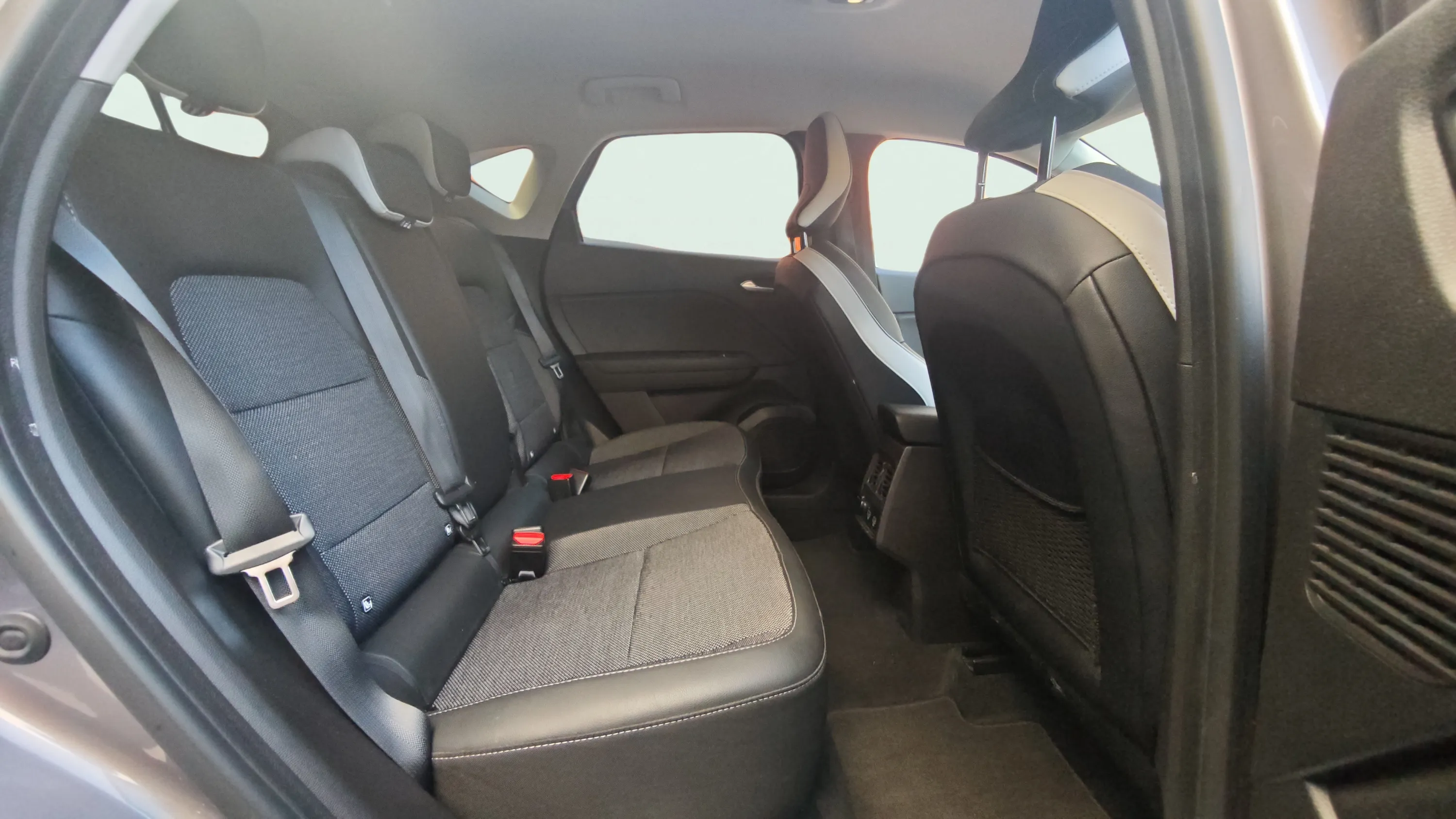 Renault Captur Zen E-Tech Híbrido enchufable - foto 12