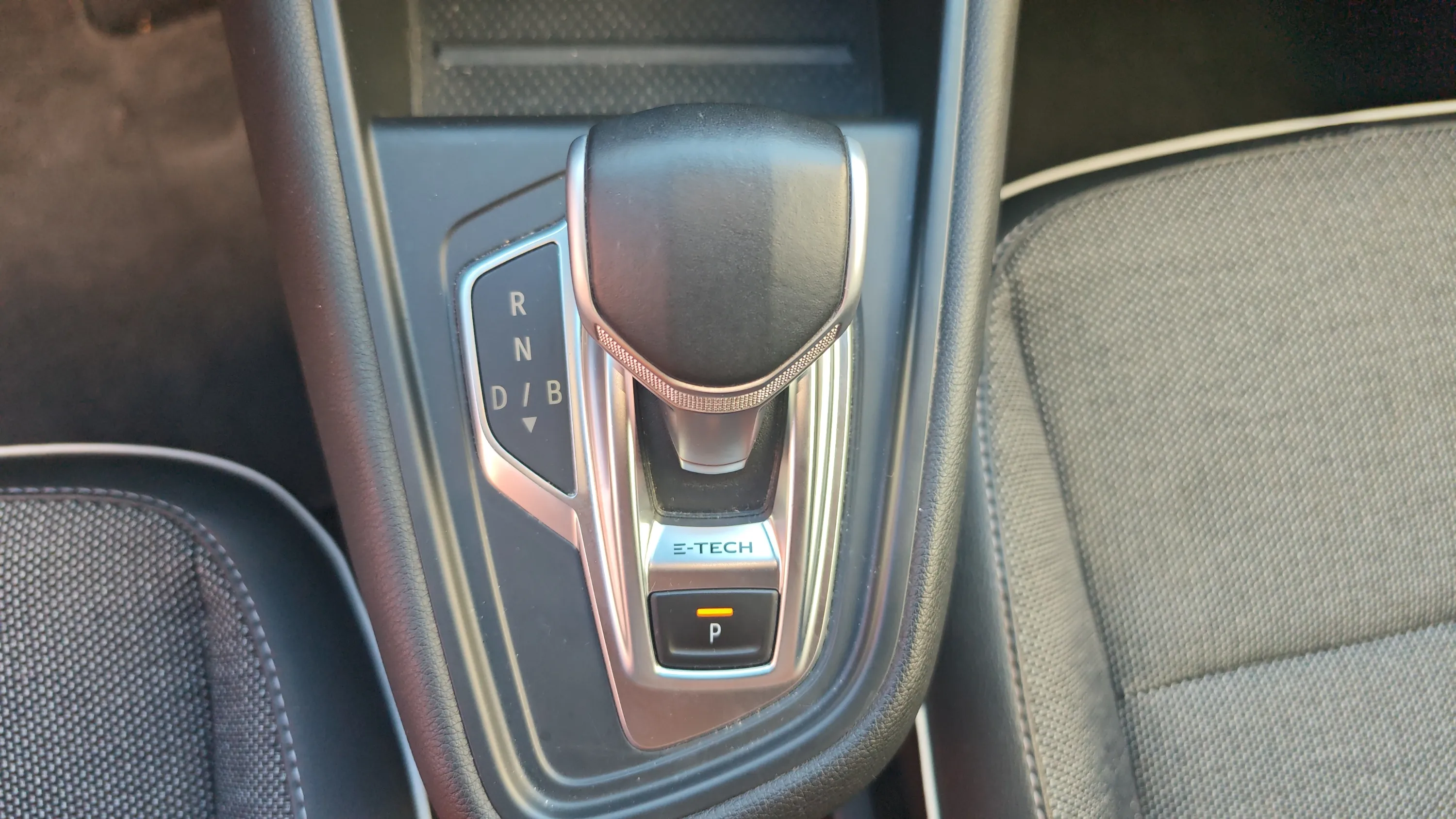 Renault Captur Zen E-Tech Híbrido enchufable - foto 9