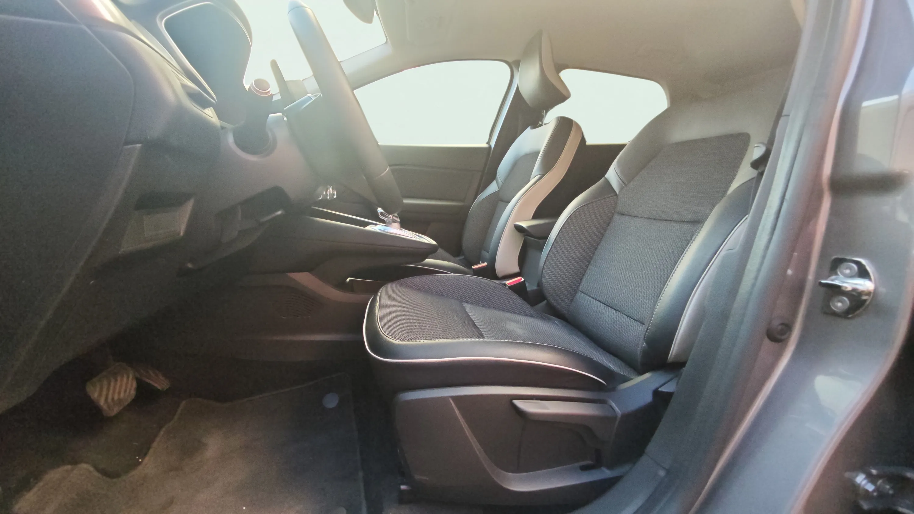 Renault Captur Zen E-Tech Híbrido enchufable - foto 7