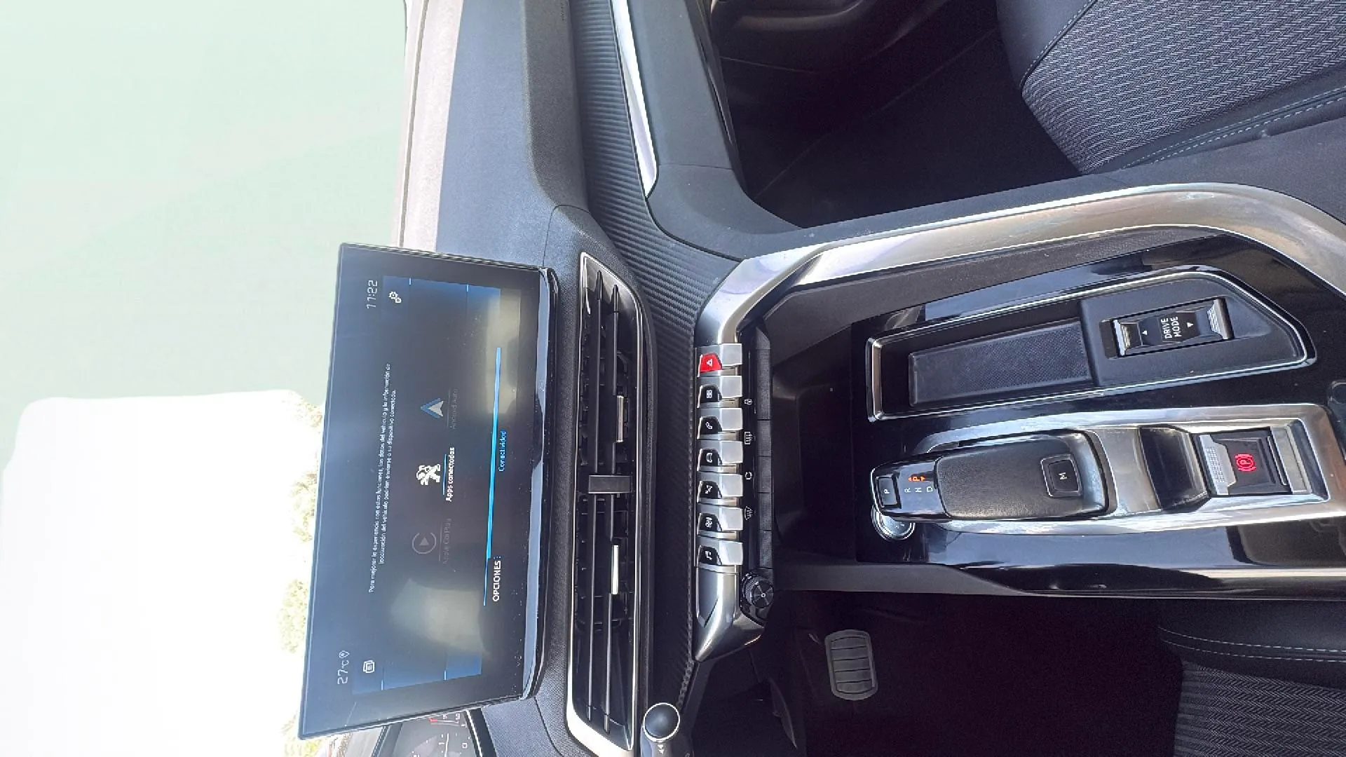 Peugeot 3008 1.5 BlueHDi Allure EAT8 - foto 22