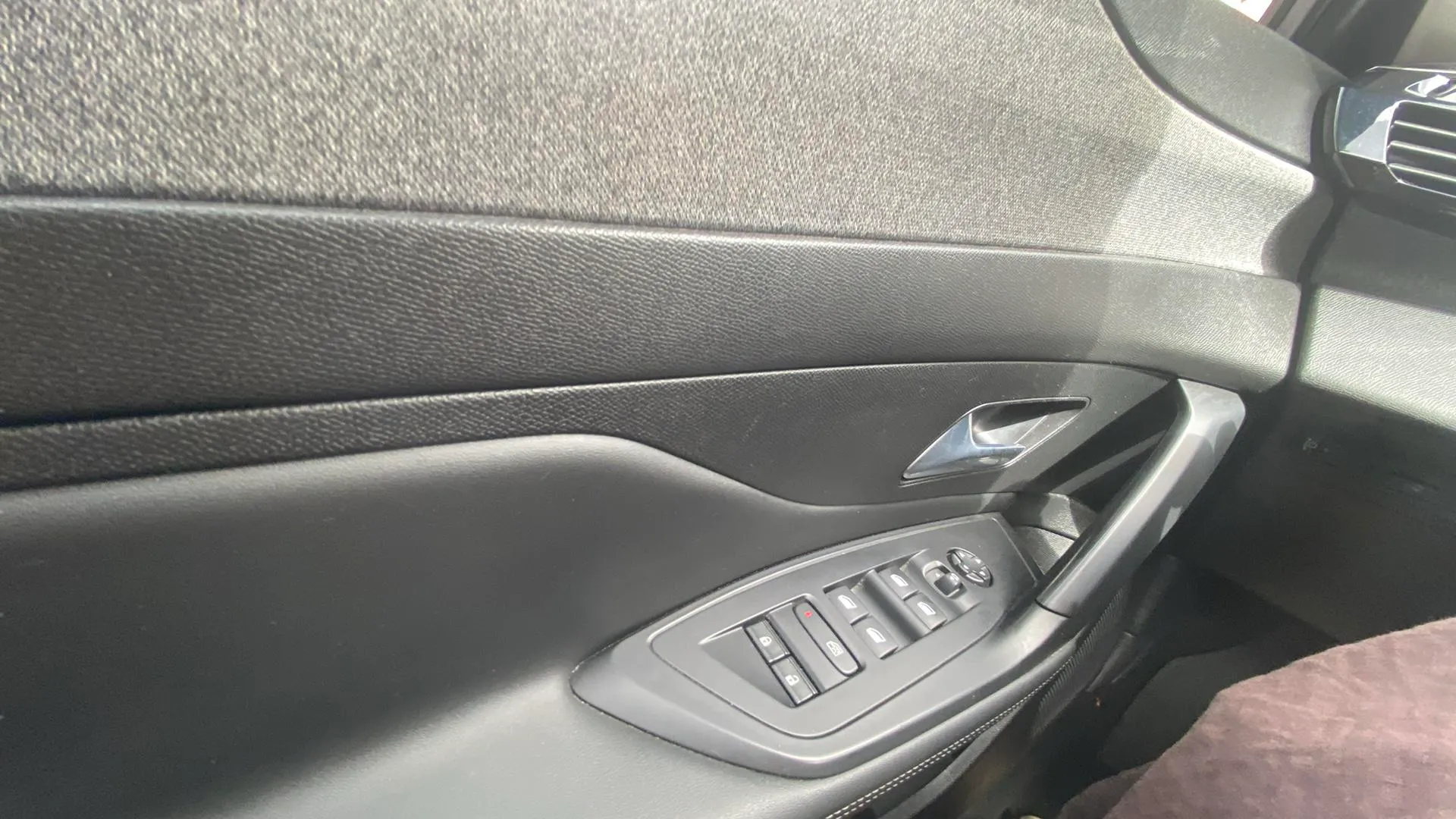 Peugeot 308 Allure BlueHDi 130 EAT8 - foto 15