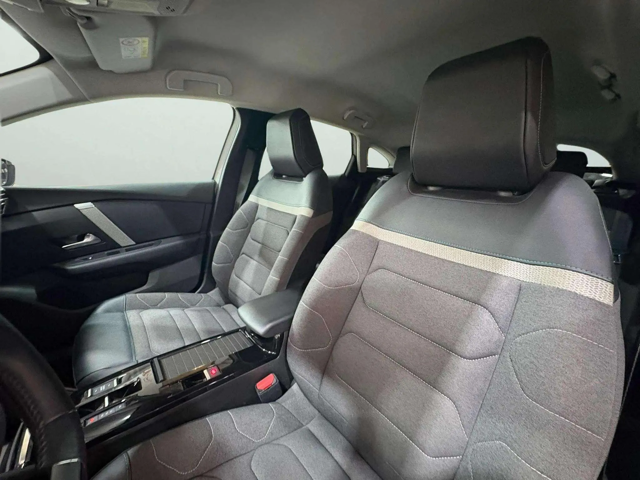 Citroën C4 PureTech 130 EAT8 Shine - foto 16