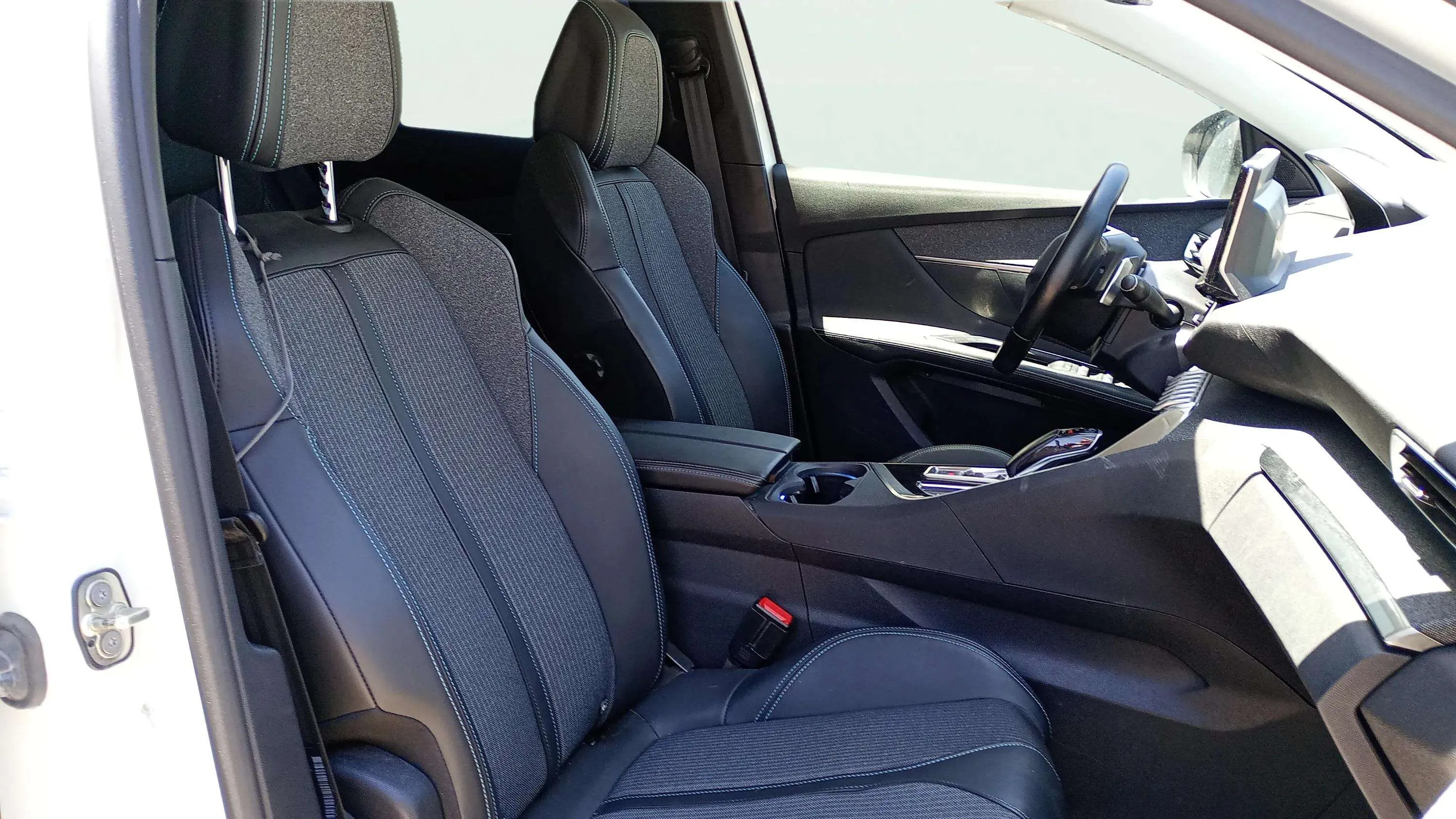 Peugeot 3008 225 e-EAT8 Allure - foto 13