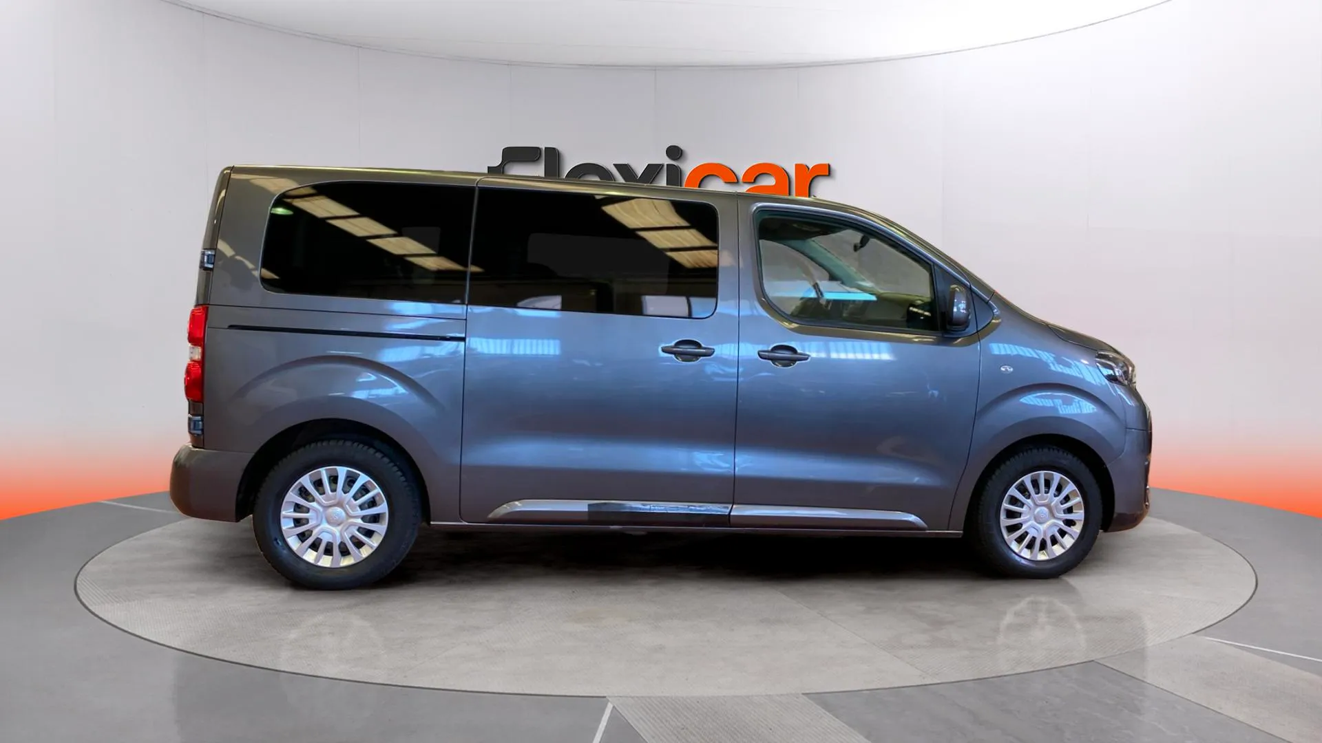 Toyota Proace Verso Shuttle Medio (L1) 1,6D - foto 8