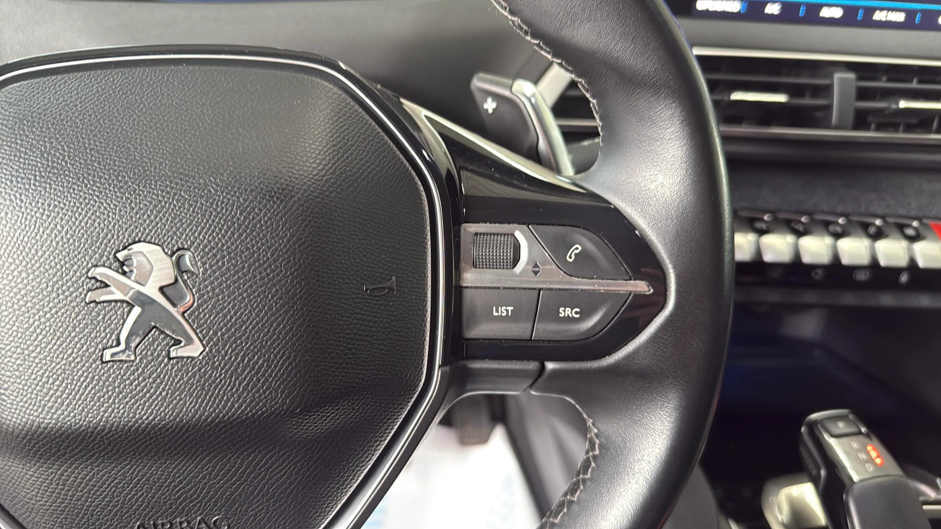 Peugeot 3008 1.2 PureTech Allure EAT6 - foto 21