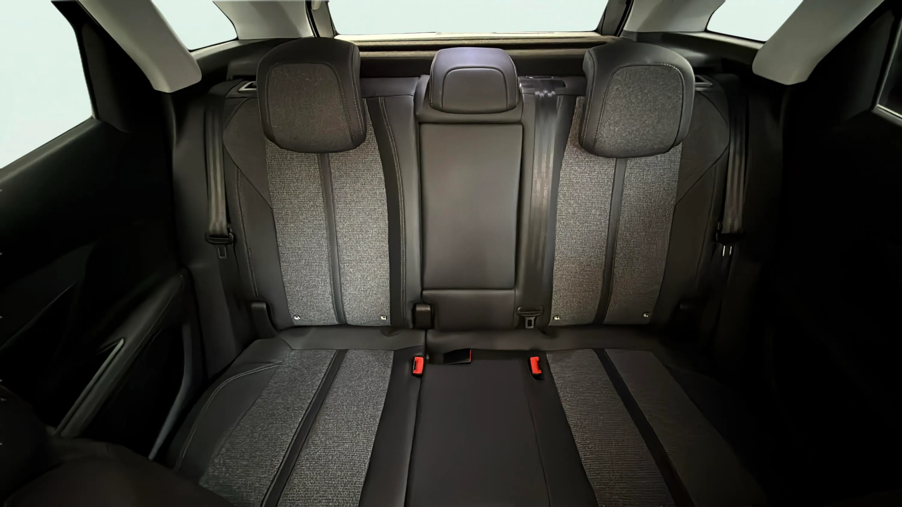 Peugeot 3008 1.2 PureTech Allure EAT6 - foto 19