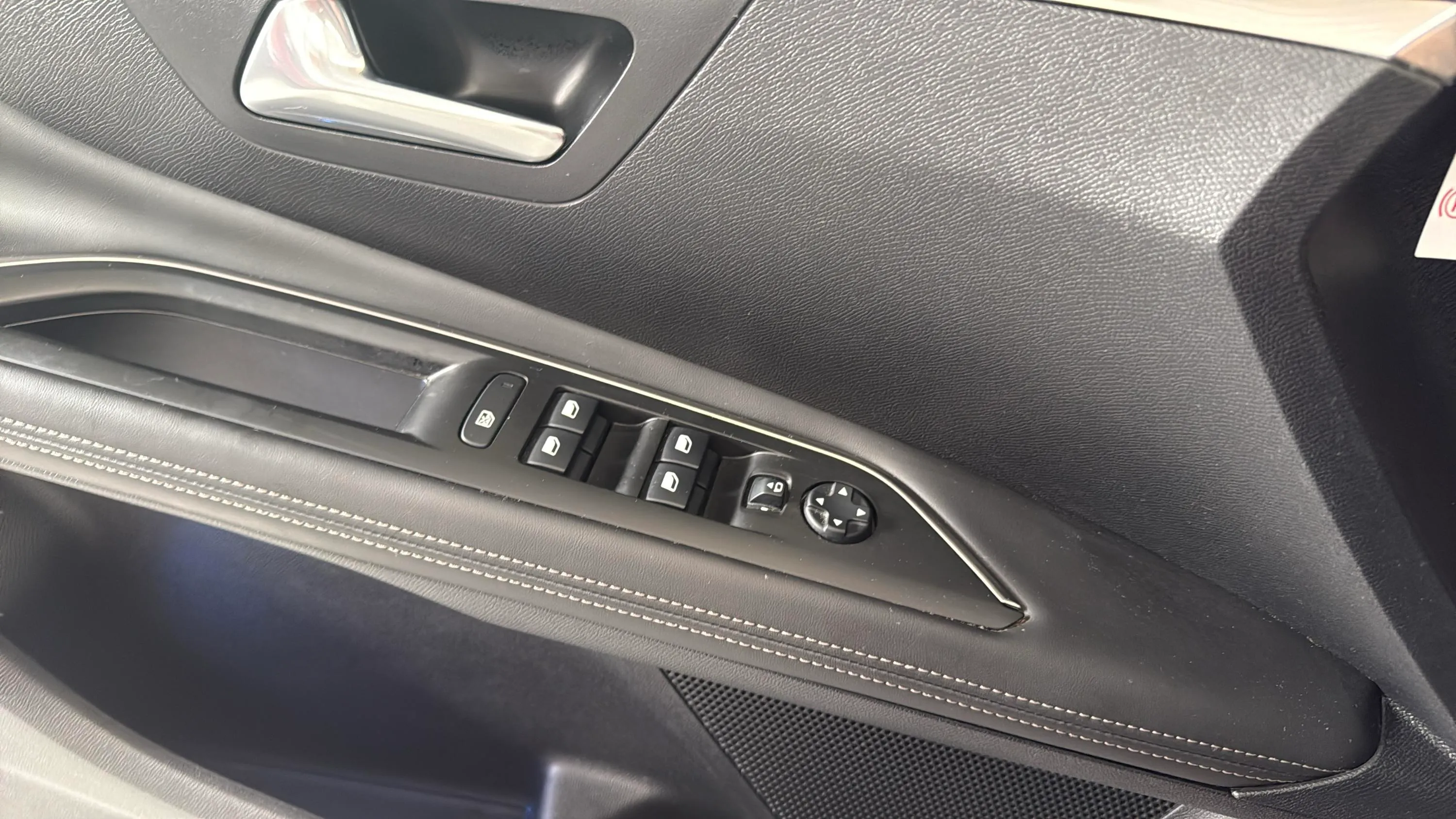 Peugeot 3008 1.2 PureTech Allure EAT6 - foto 27