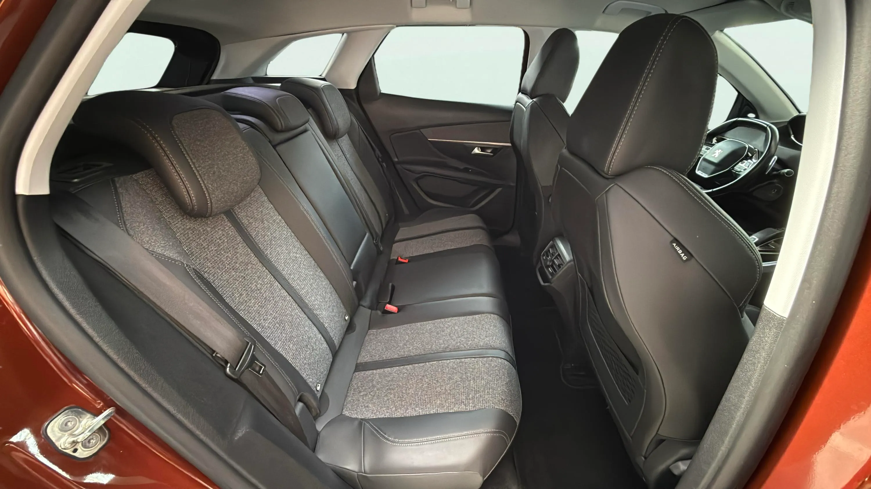 Peugeot 3008 1.2 PureTech Allure EAT6 - foto 18