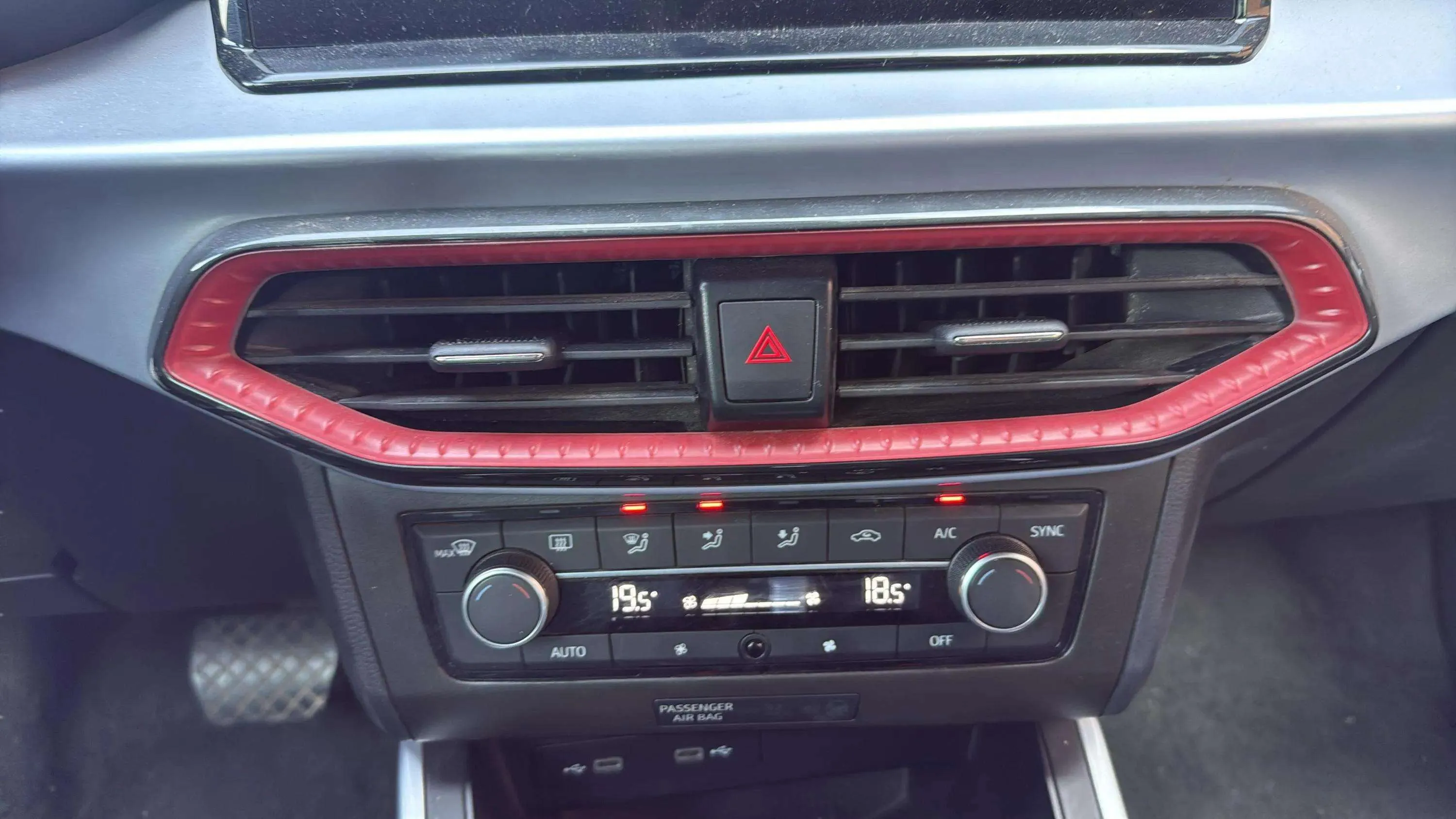 SEAT Arona 1.5 TSI DSG FR - foto 22