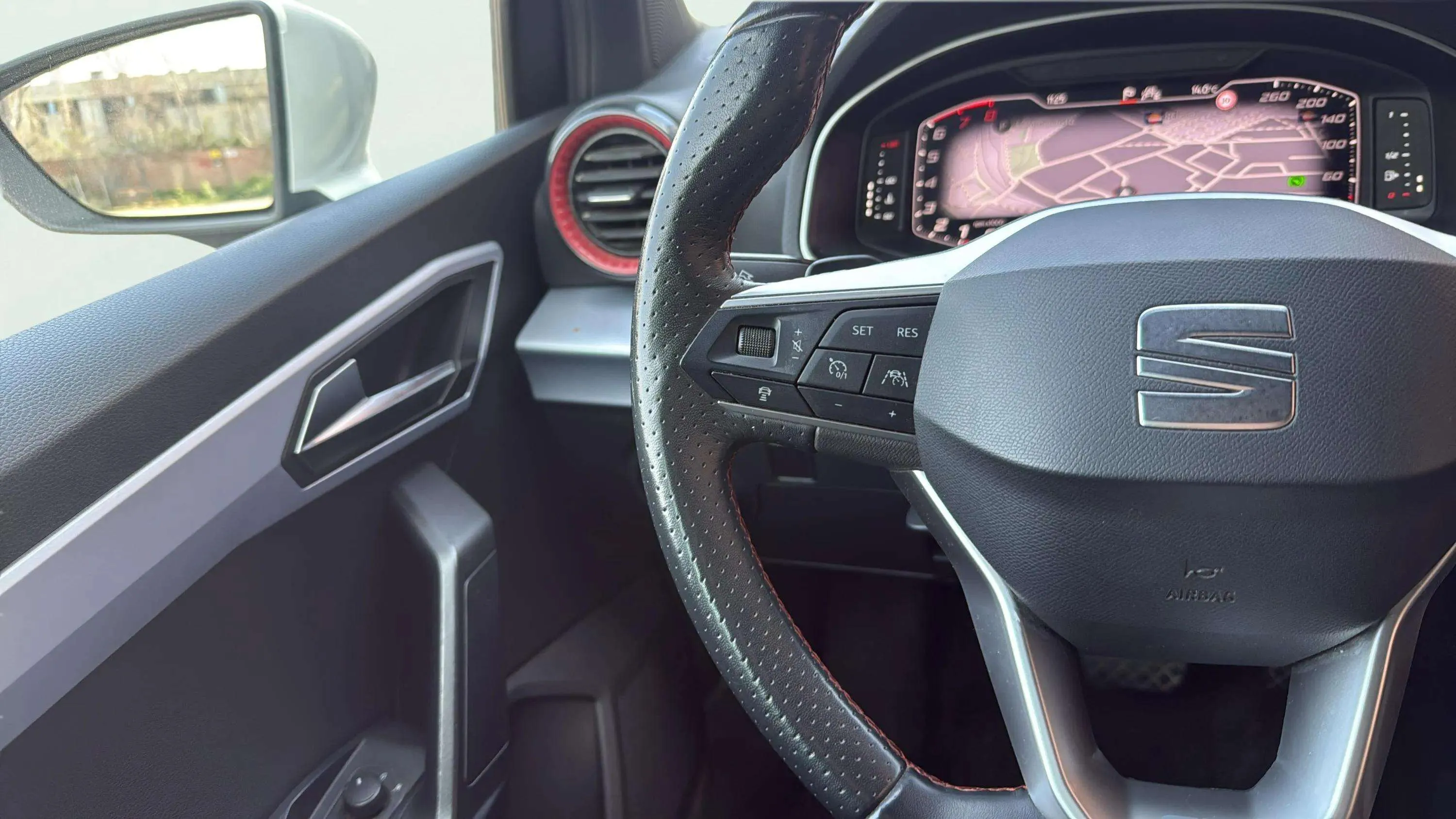 SEAT Arona 1.5 TSI DSG FR - foto 19