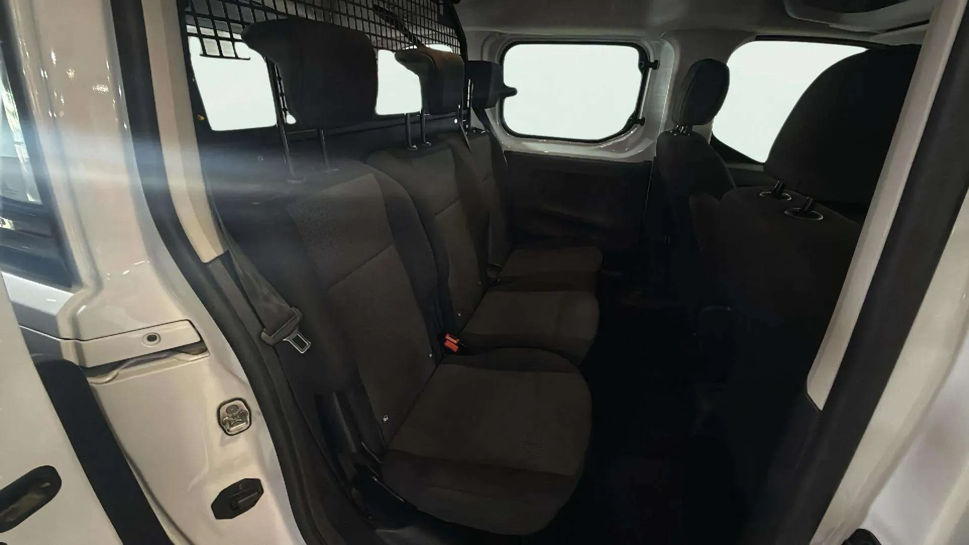 Peugeot Rifter GT BlueHDi 130 - foto 14