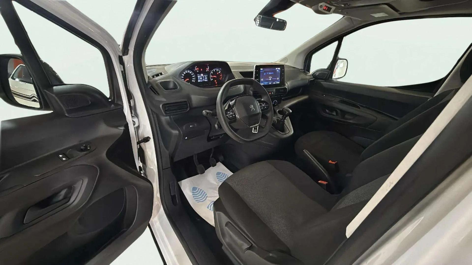Peugeot Rifter GT BlueHDi 130 - foto 12