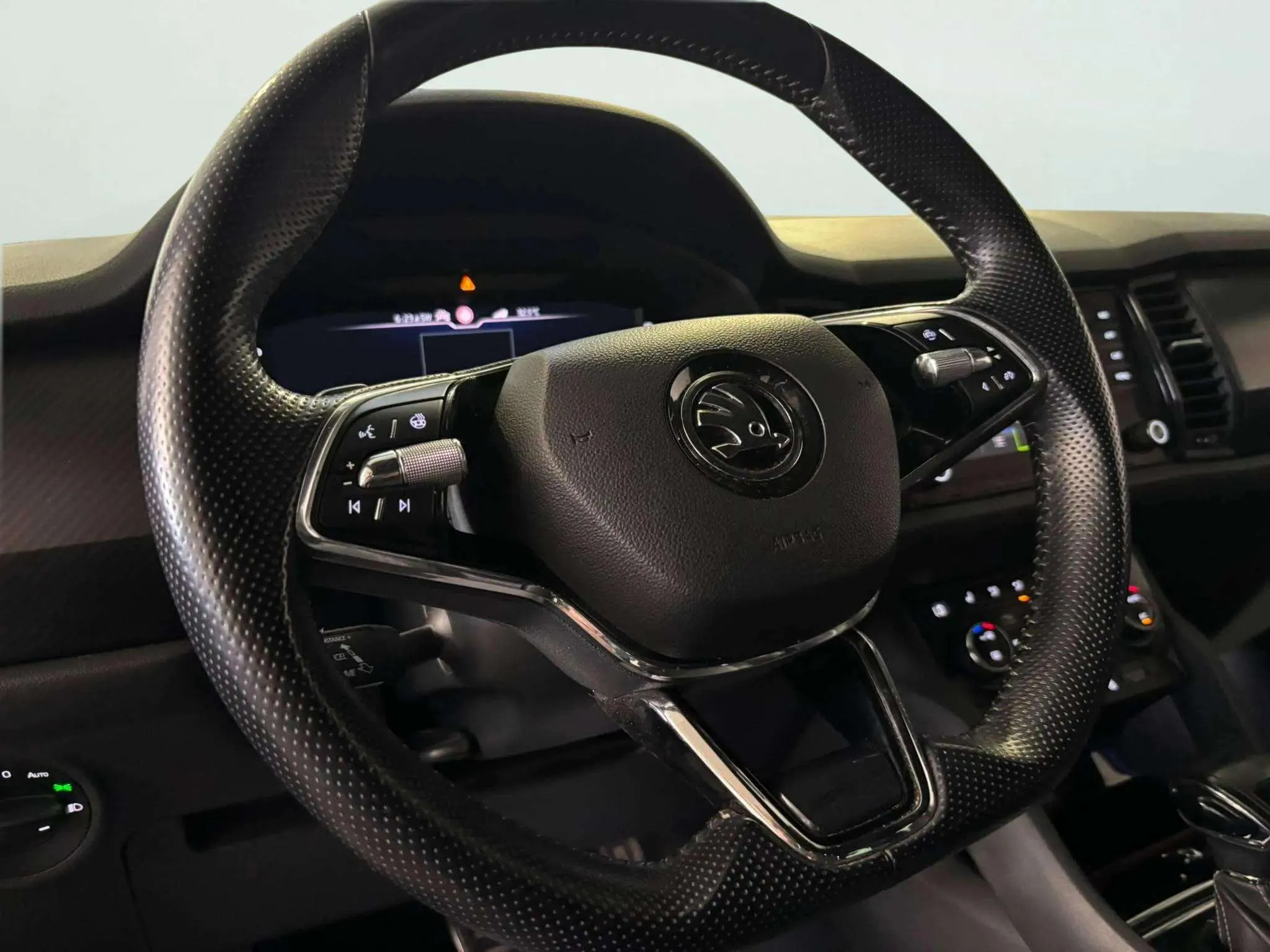 Škoda Kodiaq 1.5 TSI DSG 4x2 Sportline - foto 7