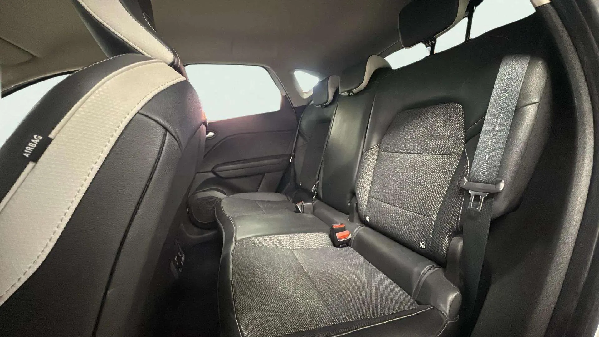 Renault Captur Zen TCe 90 - foto 17
