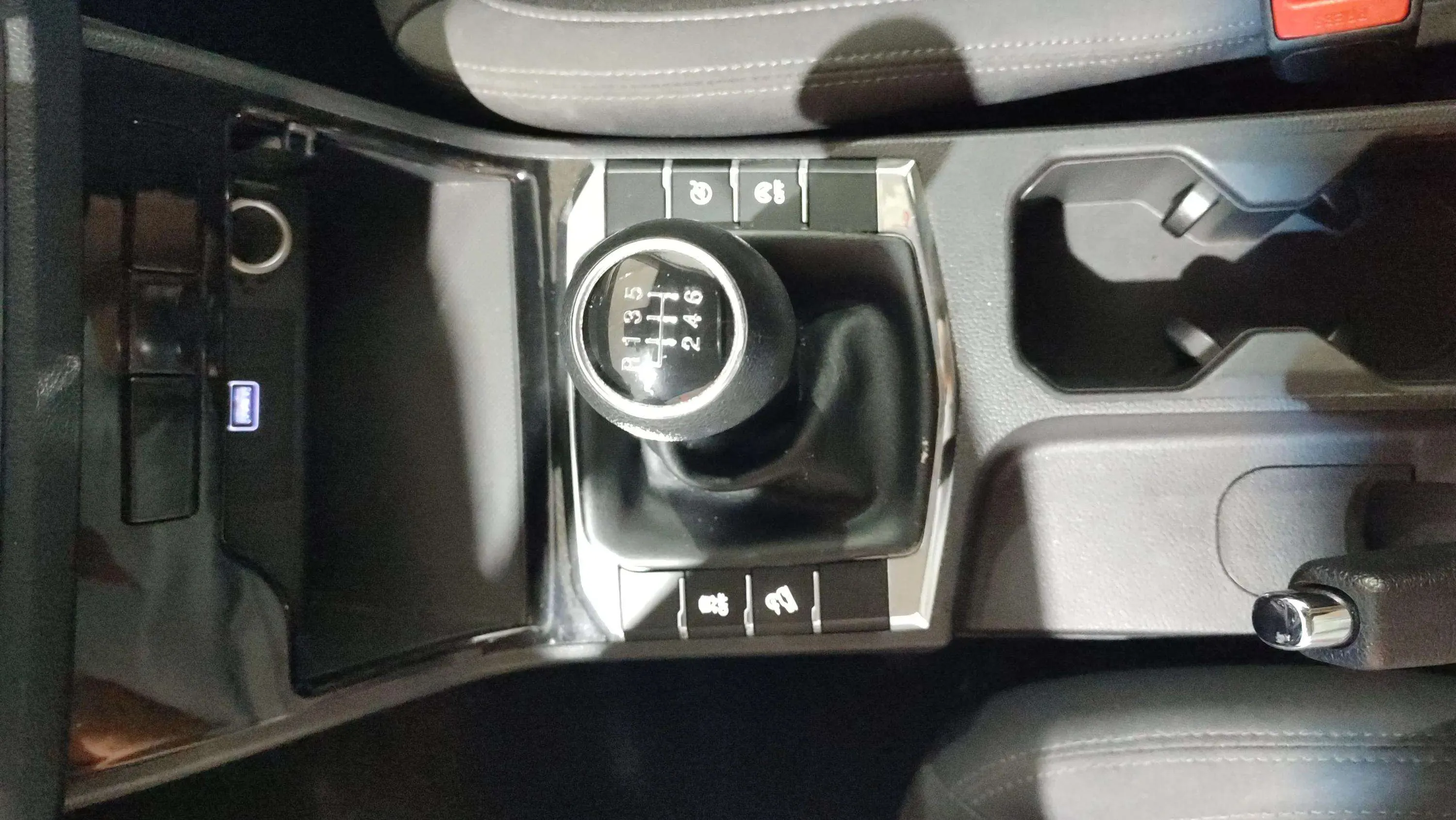 SsangYong Korando G15T LP Urban - foto 15