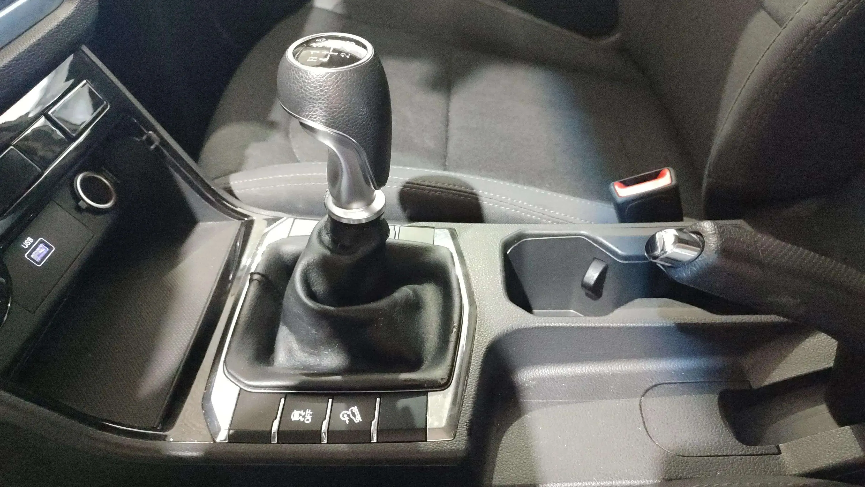 SsangYong Korando G15T LP Urban - foto 16