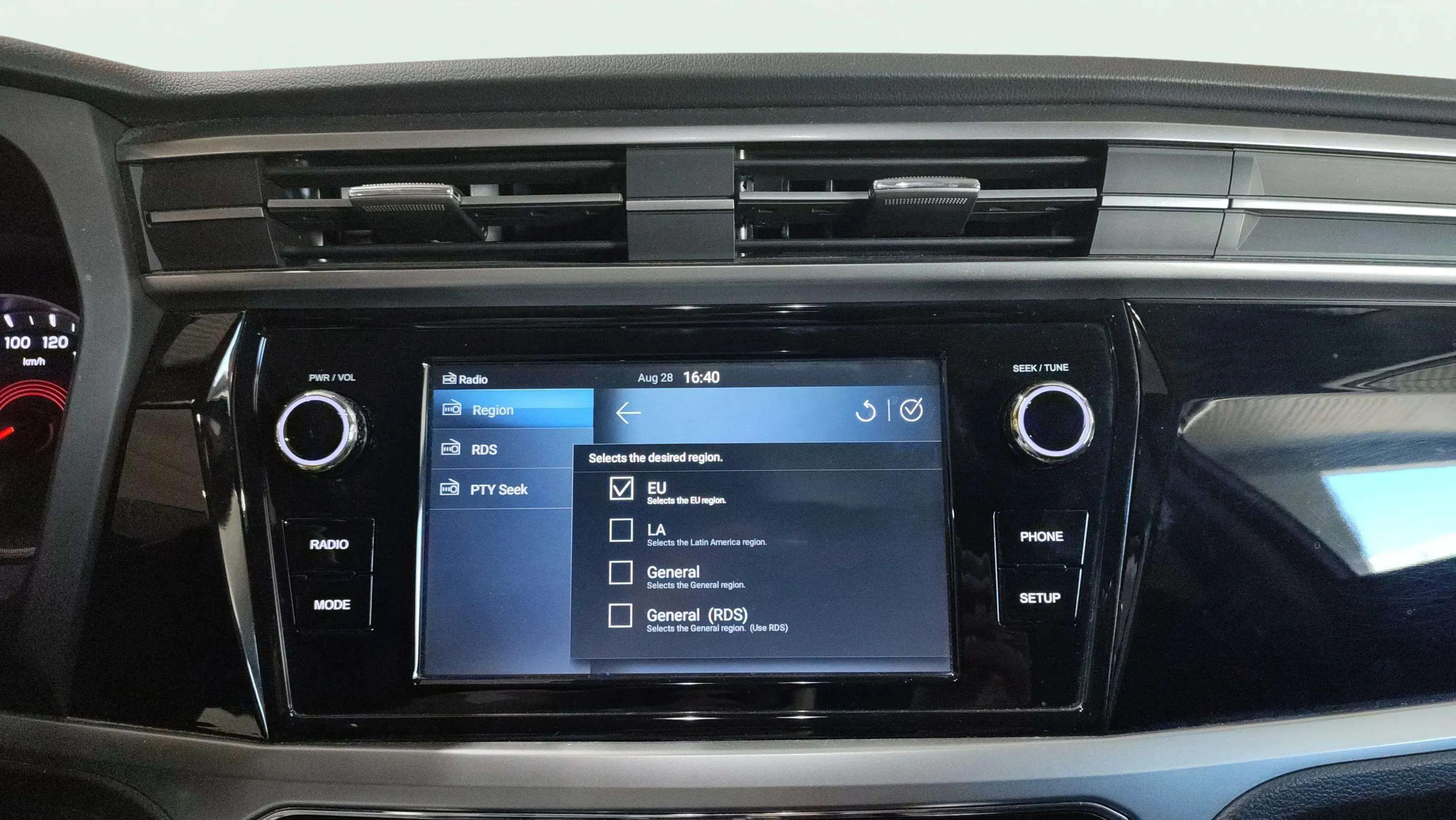SsangYong Korando G15T LP Urban - foto 11
