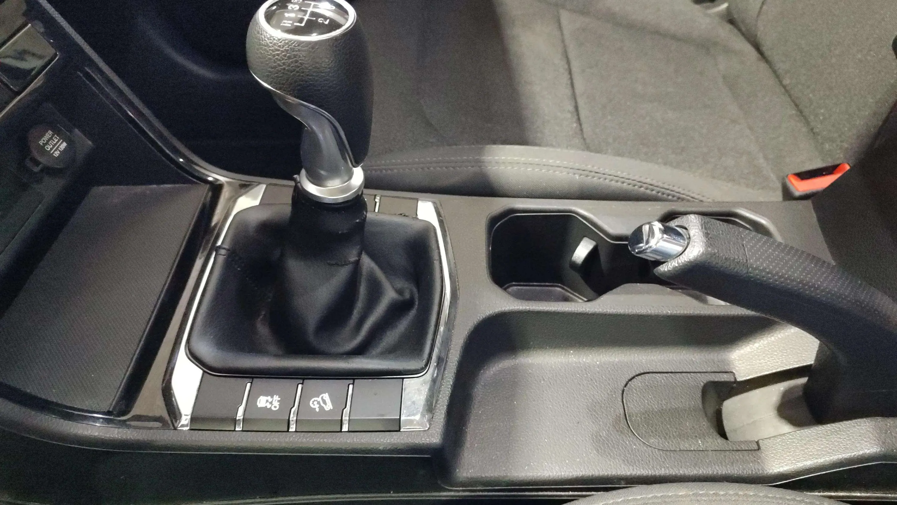 SsangYong Korando G15T LP Urban - foto 14