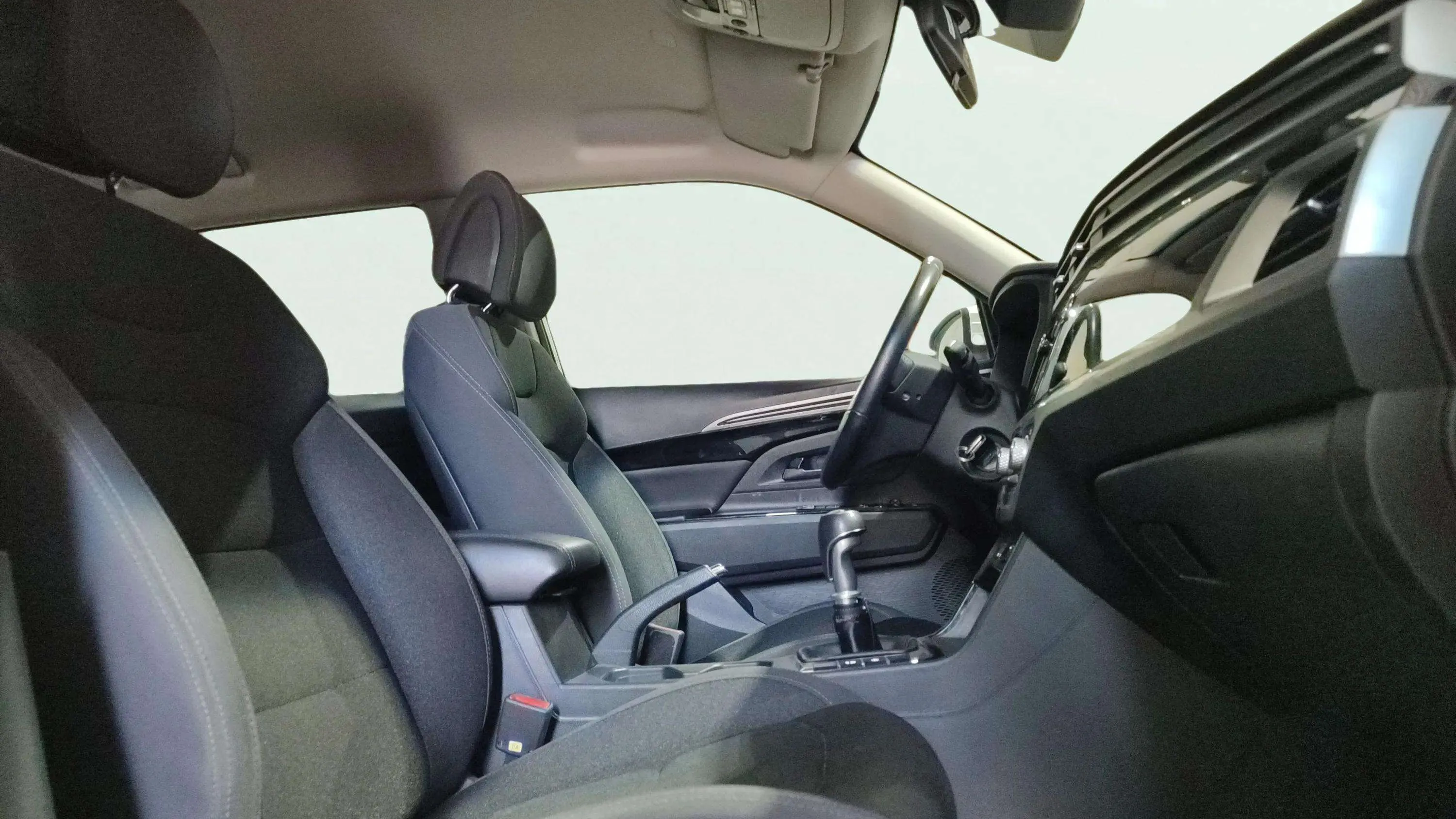 SsangYong Korando G15T LP Urban - foto 22