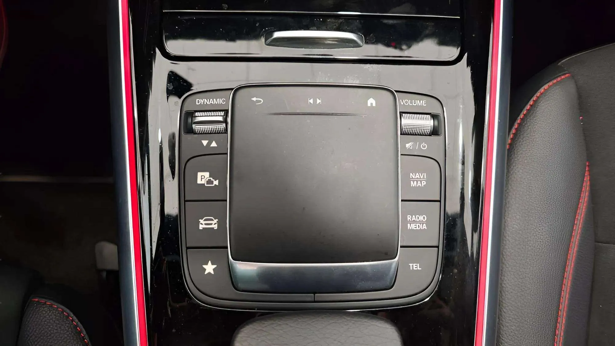 Mercedes-Benz GLA 200 D - foto 22