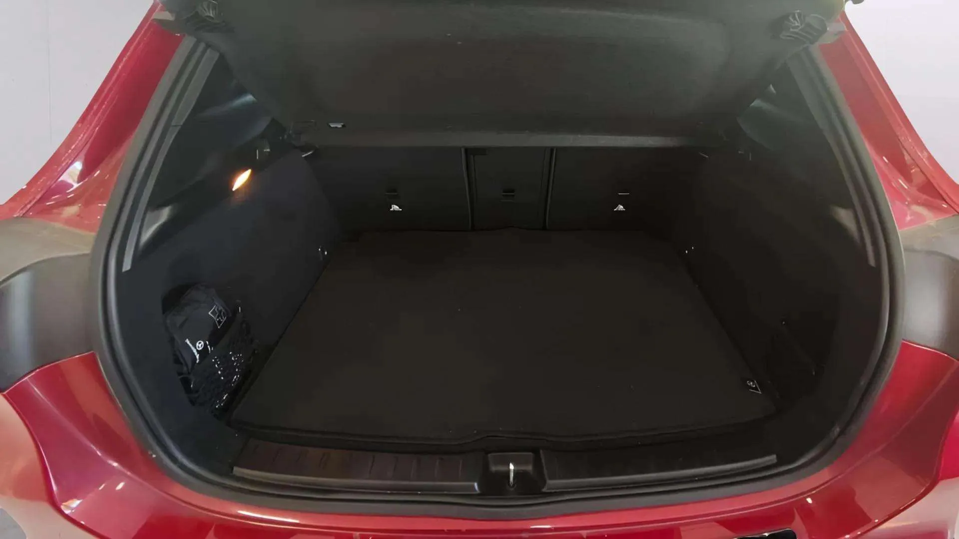 Mercedes-Benz GLA 200 D - foto 29