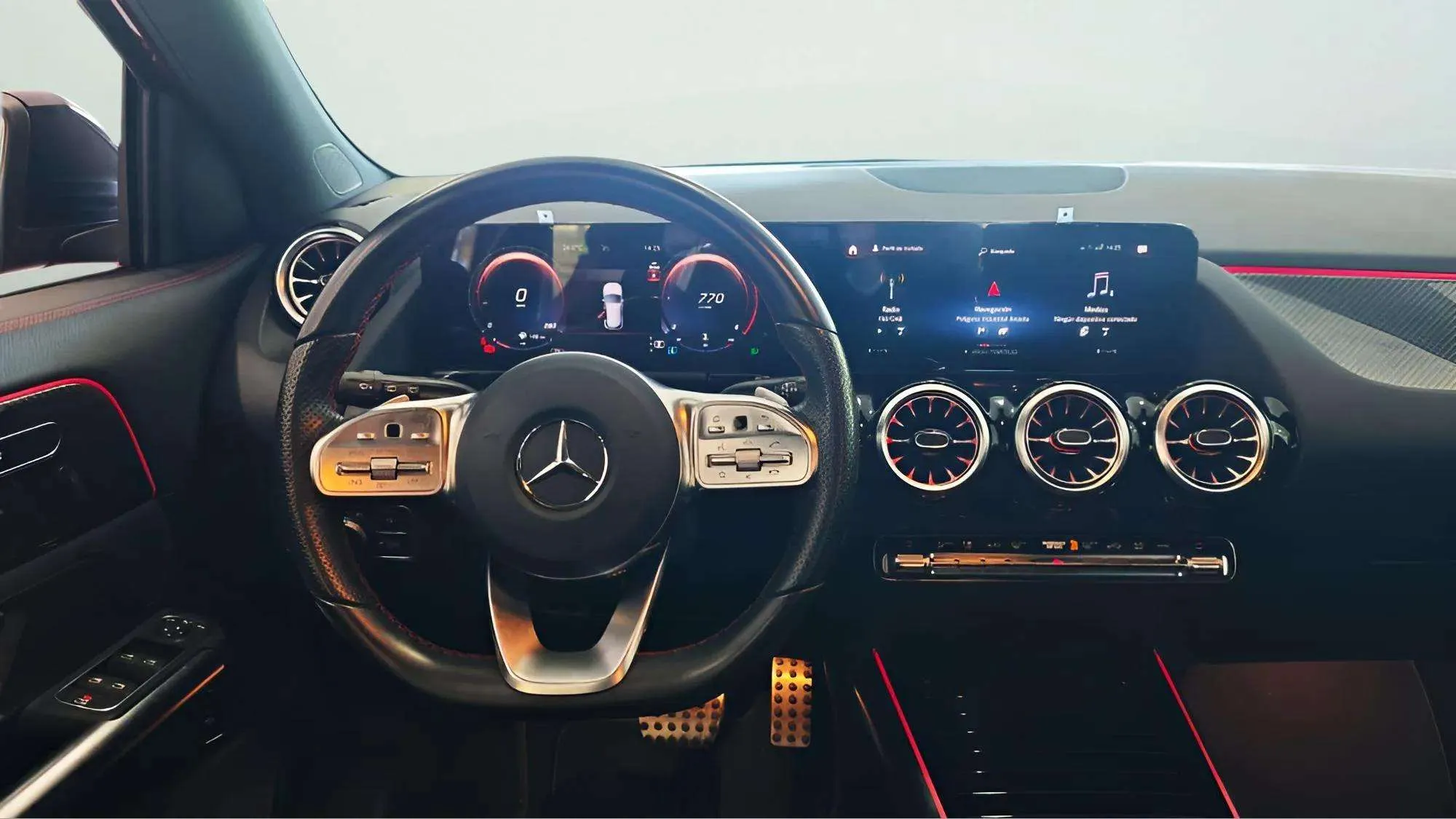 Mercedes-Benz GLA 200 D - foto 9