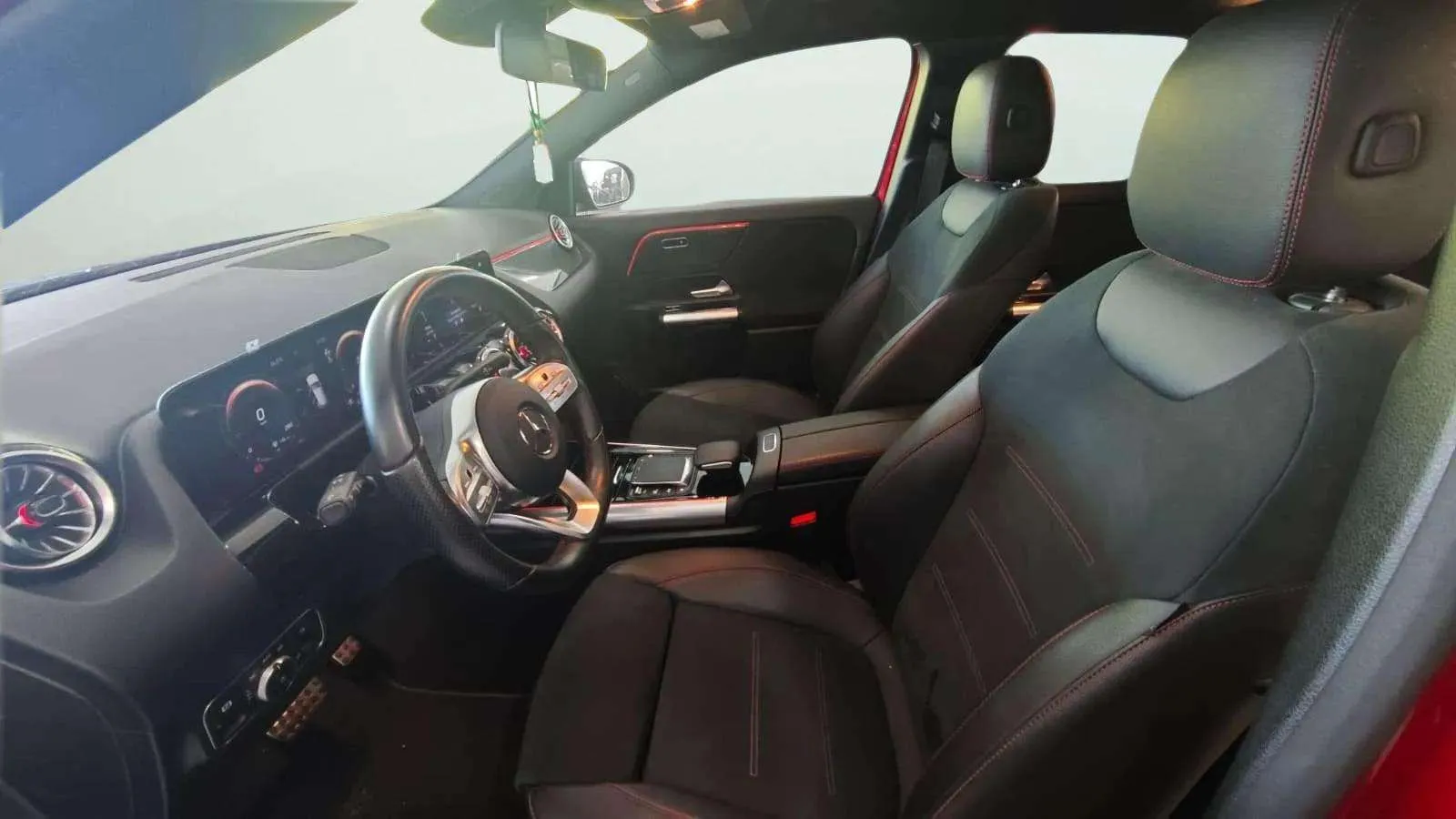 Mercedes-Benz GLA 200 D - foto 27