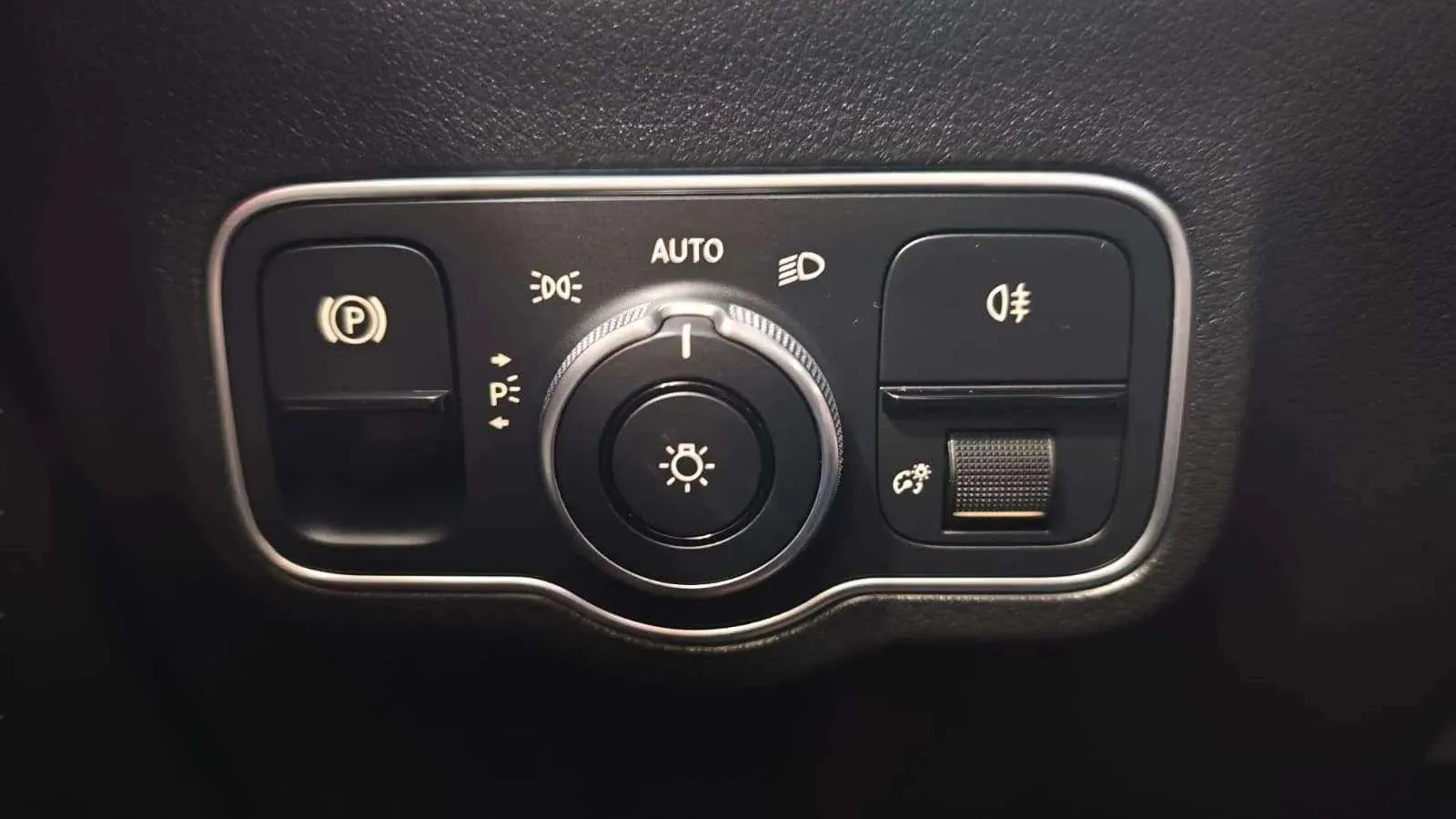 Mercedes-Benz GLA 200 D - foto 23
