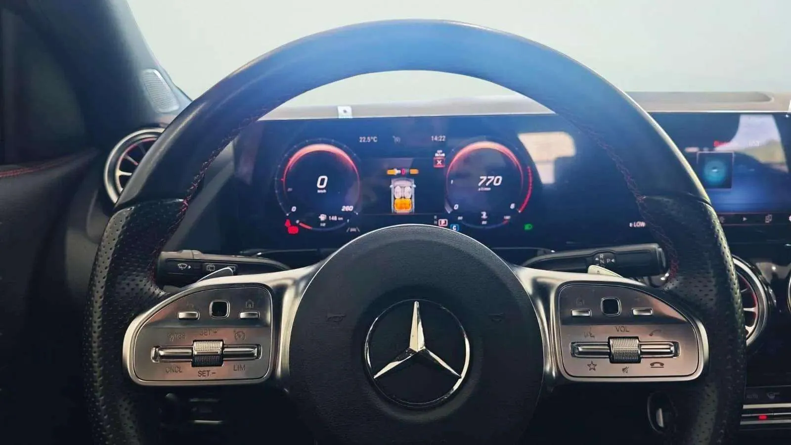 Mercedes-Benz GLA 200 D - foto 11