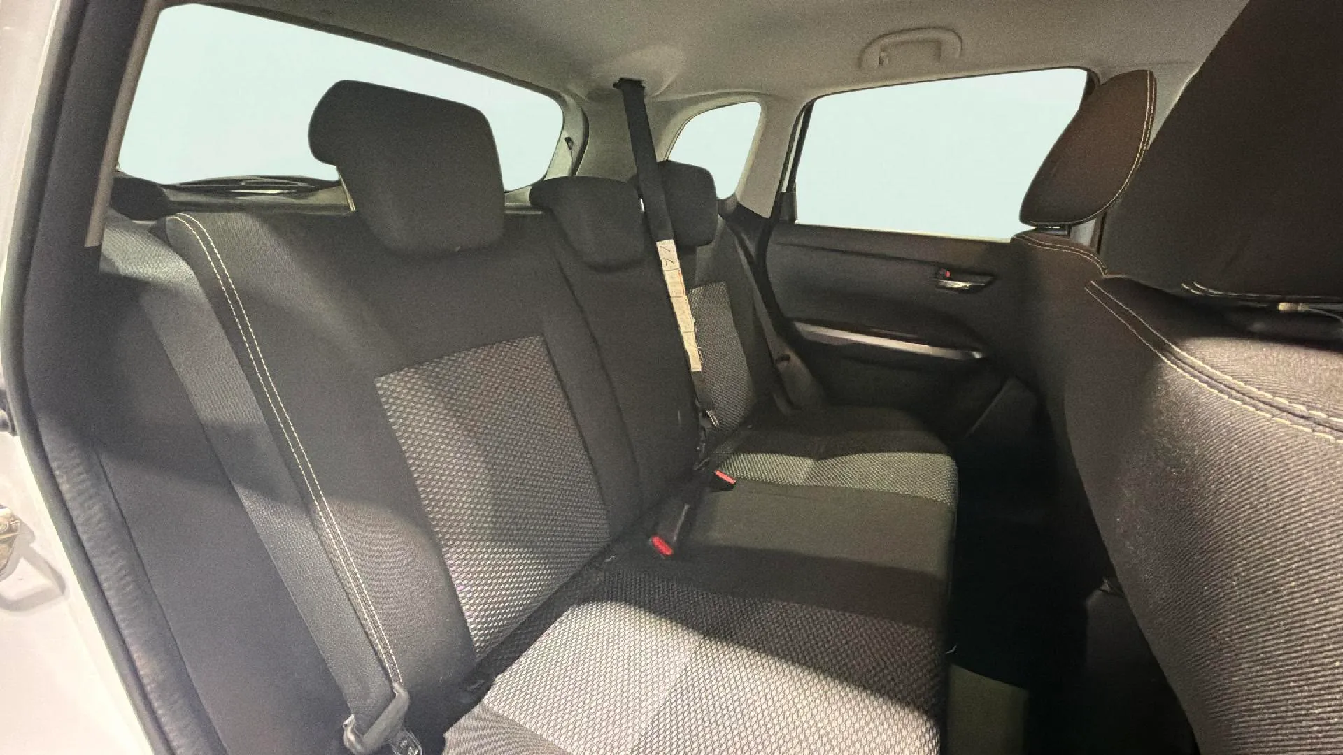 Suzuki Vitara 1.5 GLE Strong Hybrid - foto 17