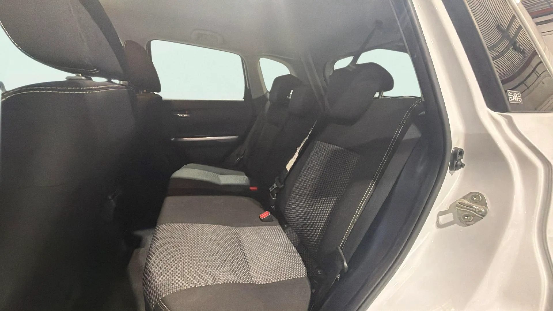 Suzuki Vitara 1.5 GLE Strong Hybrid - foto 18