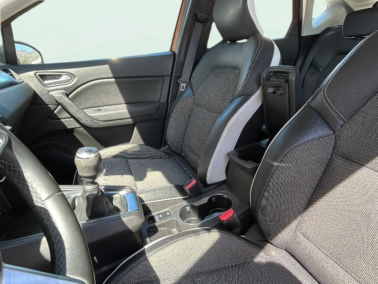 Renault Captur Intens TCe 90 - foto 24