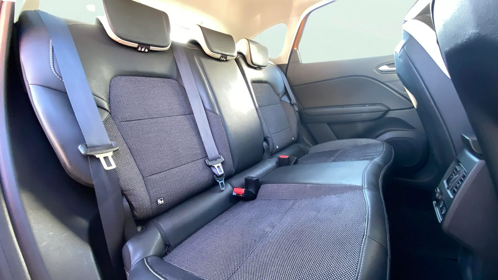 Renault Captur Intens TCe 90 - foto 14