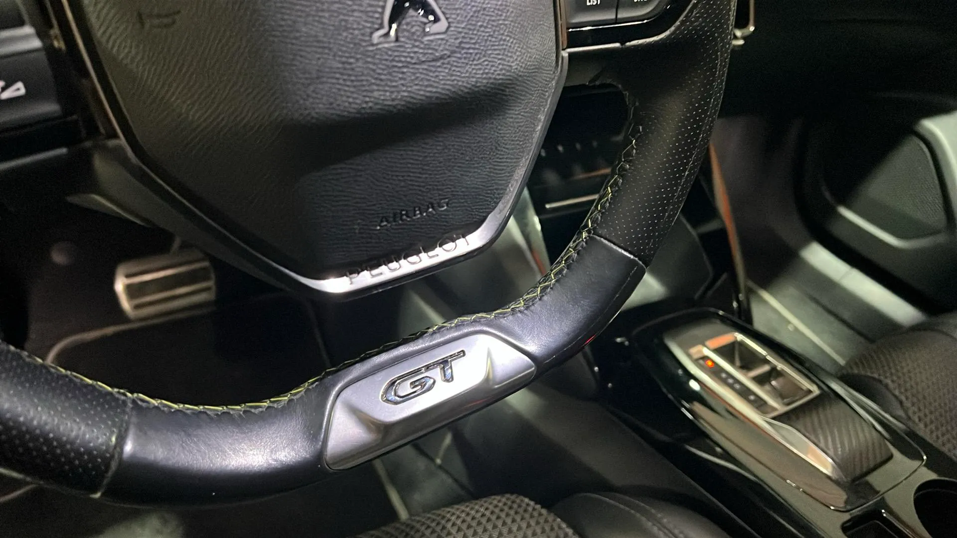 Peugeot 2008 GT PureTech 130 EAT8 - foto 15