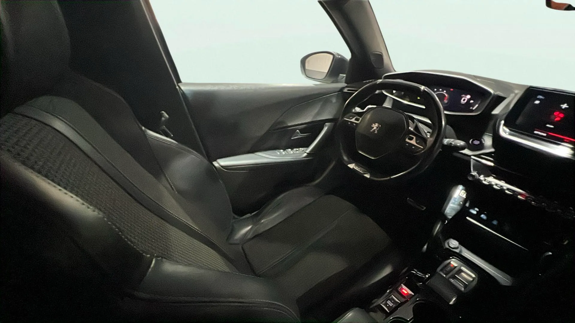 Peugeot 2008 GT PureTech 130 EAT8 - foto 9