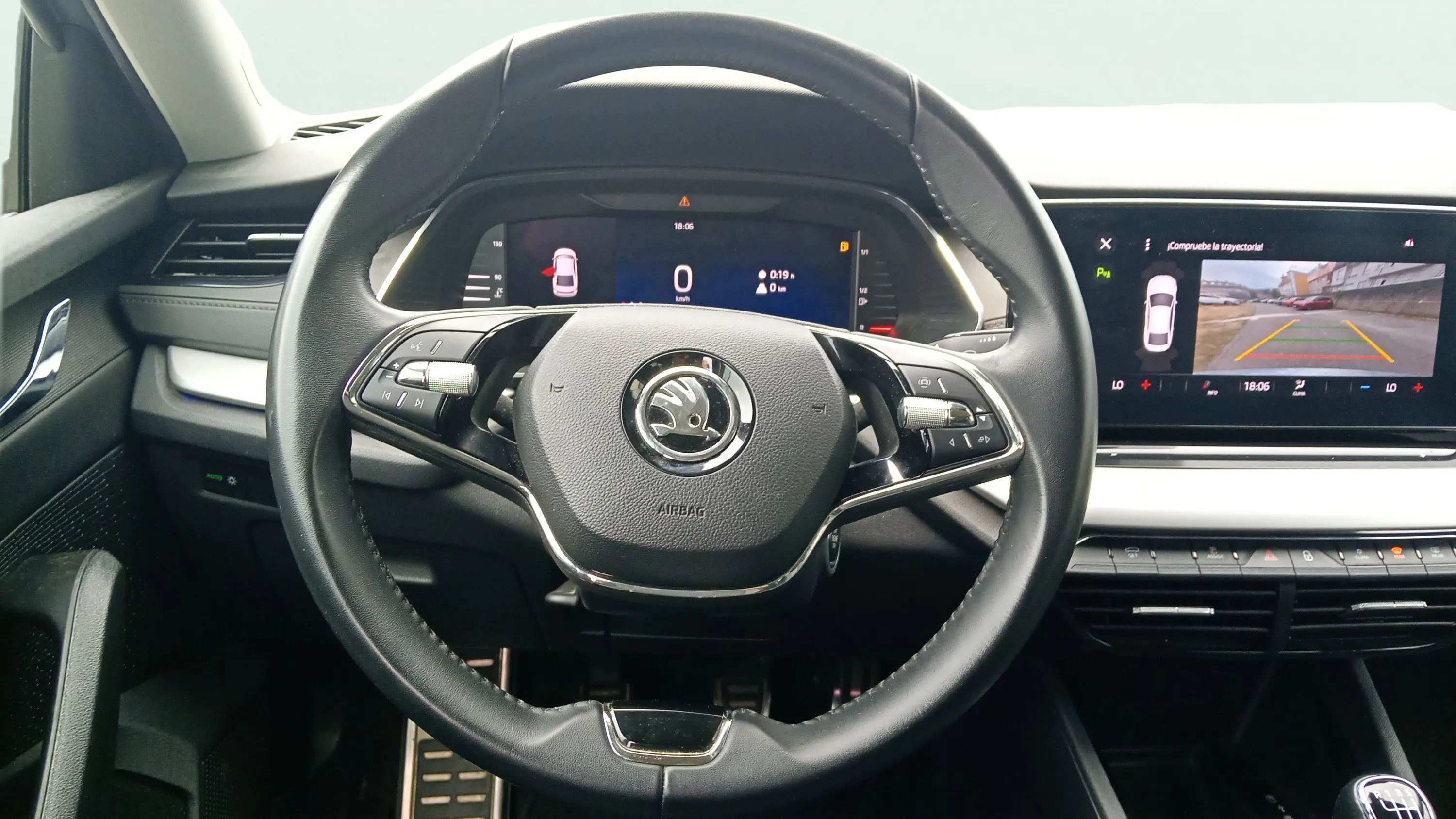 Škoda Octavia 2.0 TDI Ambition - foto 12