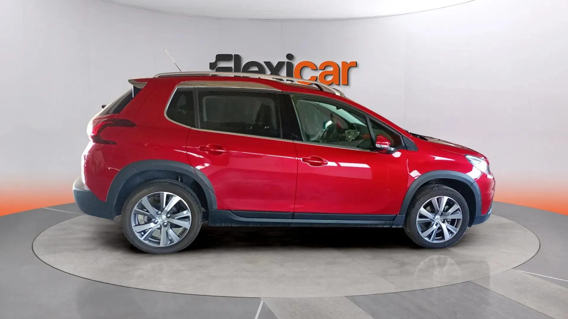Peugeot 2008 Allure PureTech 100 BVM6 - foto 6