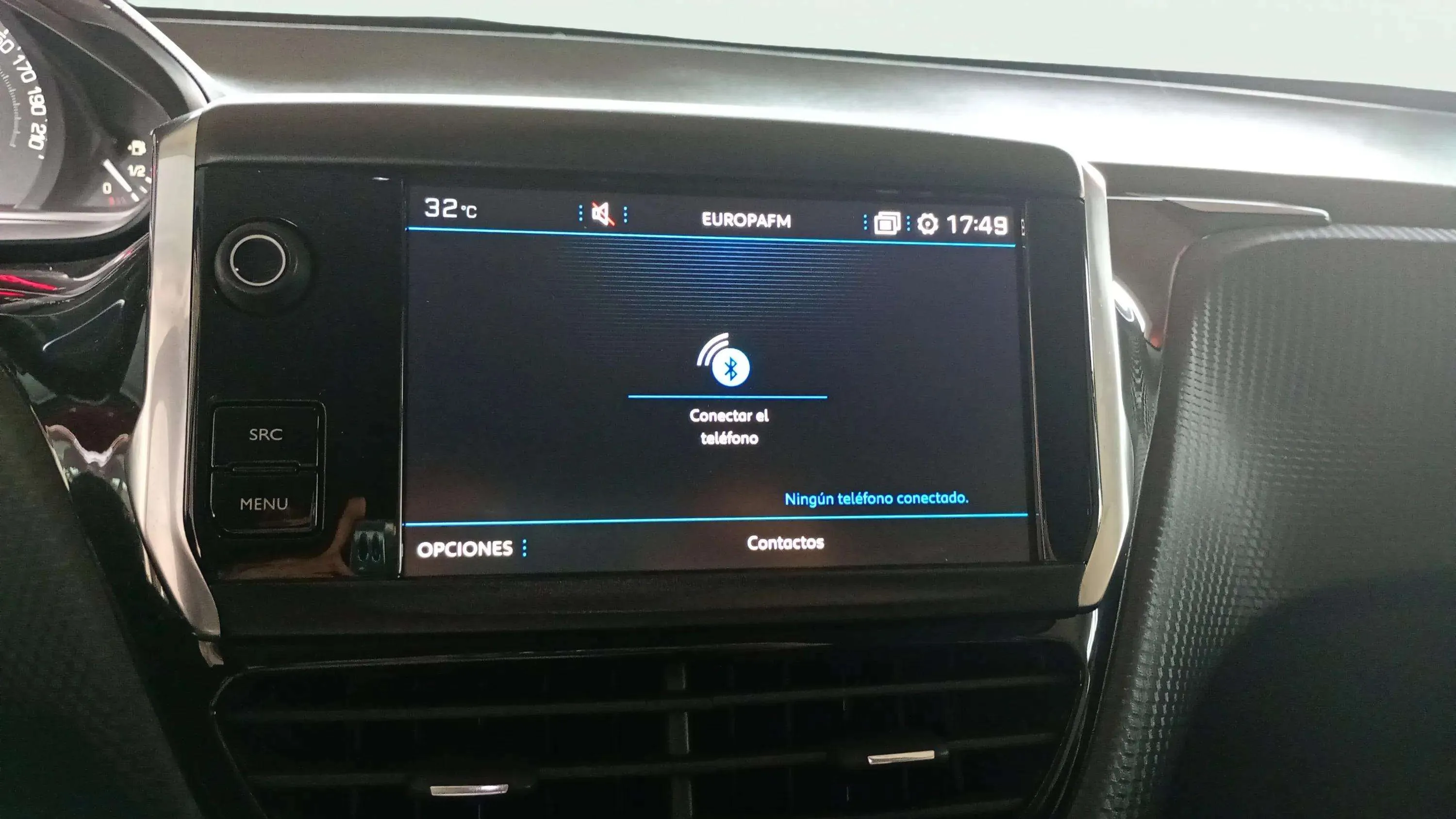 Peugeot 2008 Allure PureTech 100 BVM6 - foto 23