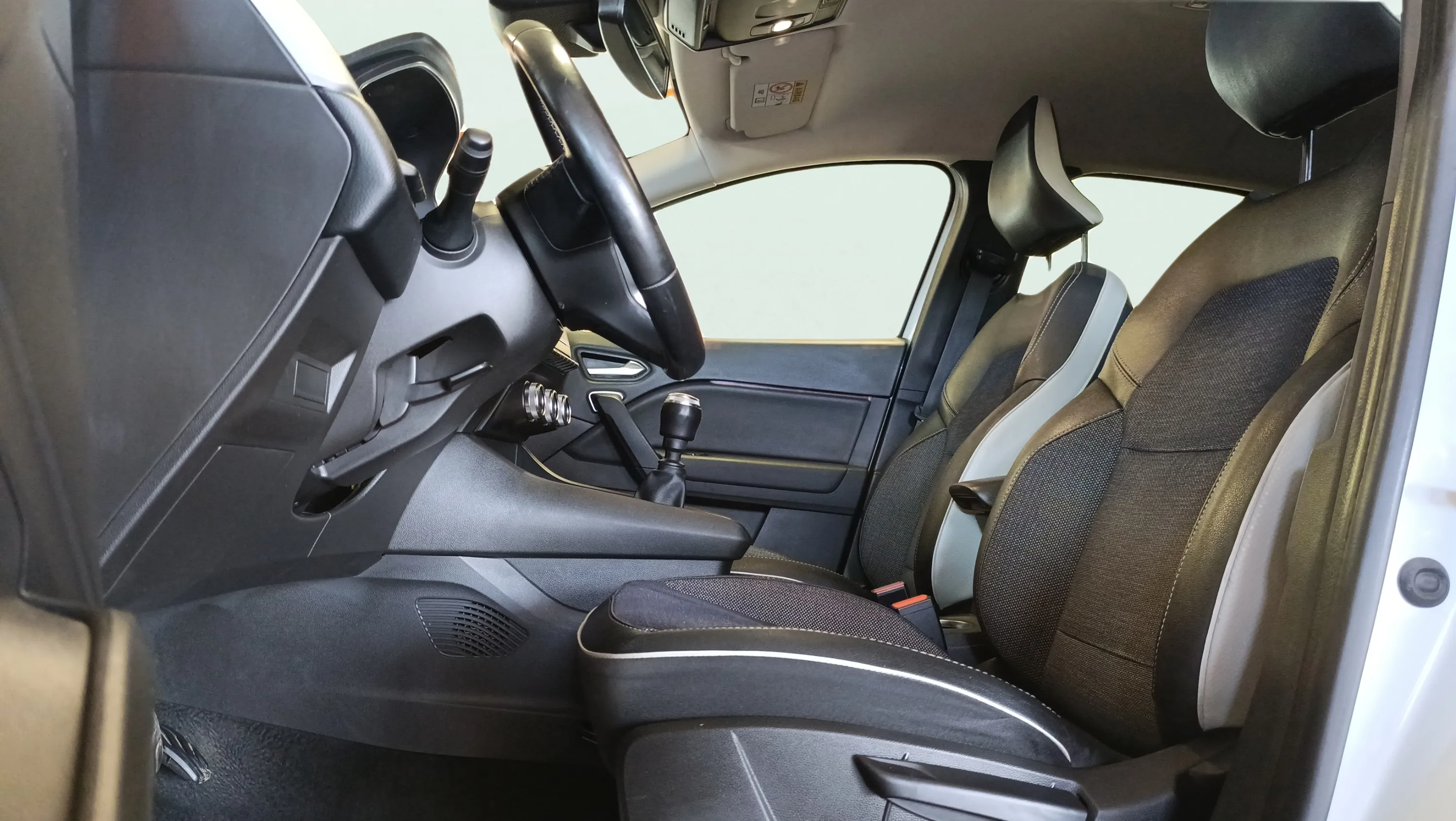 Renault Captur techno TCe - foto 29