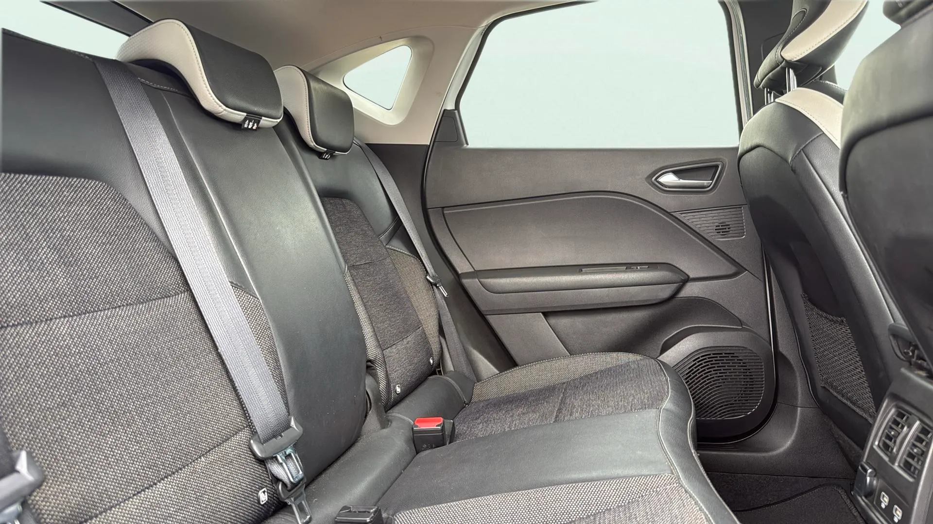 Renault Captur techno TCe - foto 17