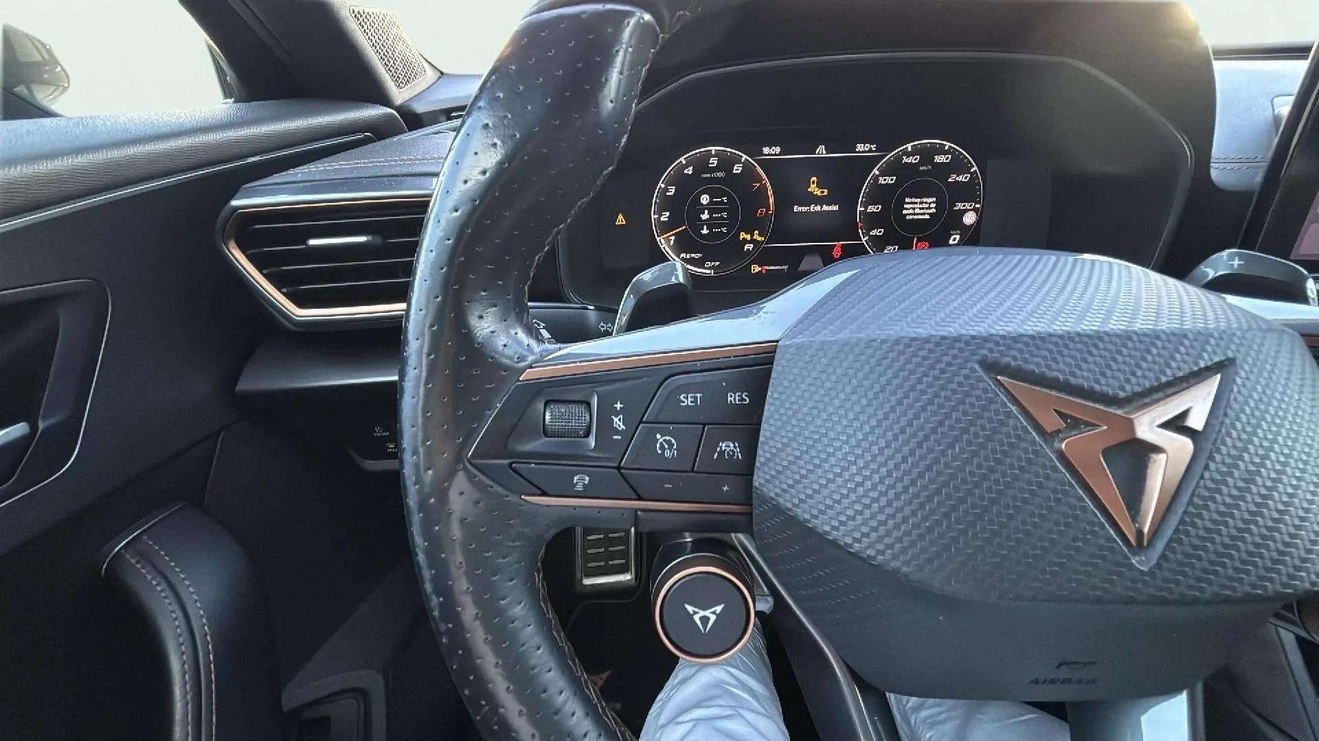 Cupra Formentor 2.0 TSI 4Drive DSG L Ed Graphene - foto 11