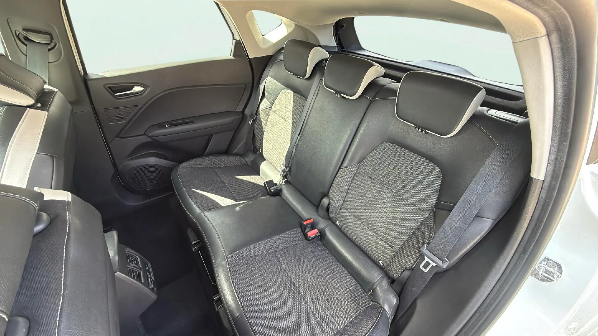 Renault Captur techno TCe - foto 20
