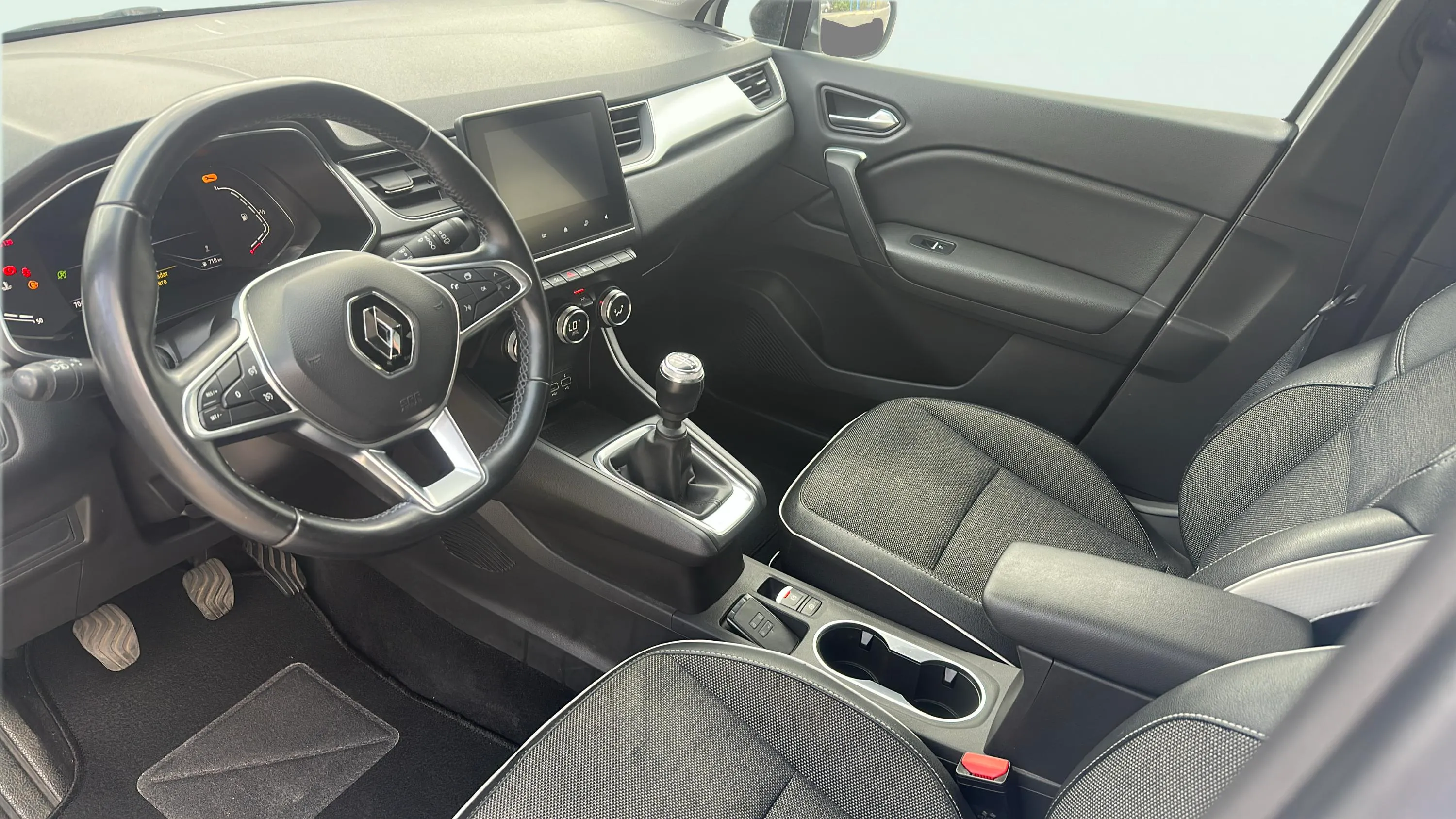 Renault Captur techno TCe - foto 9