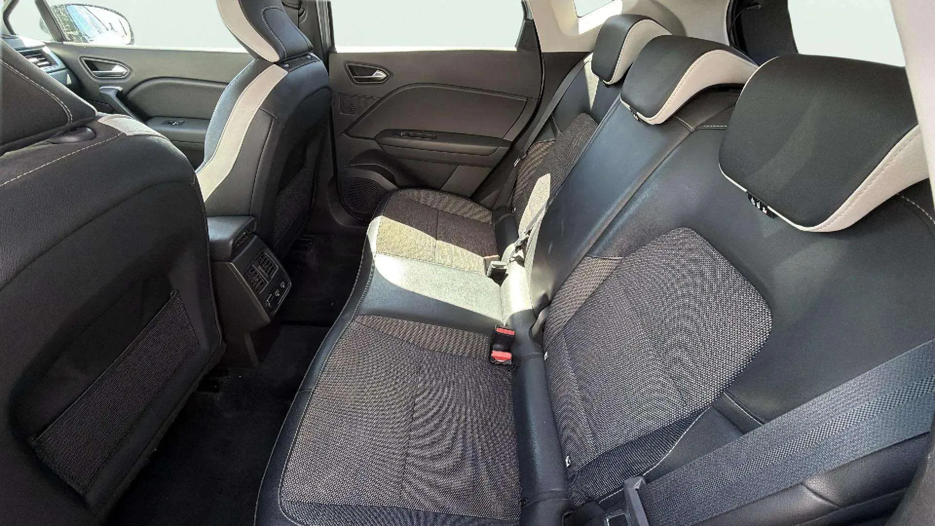 Renault Captur techno TCe - foto 17