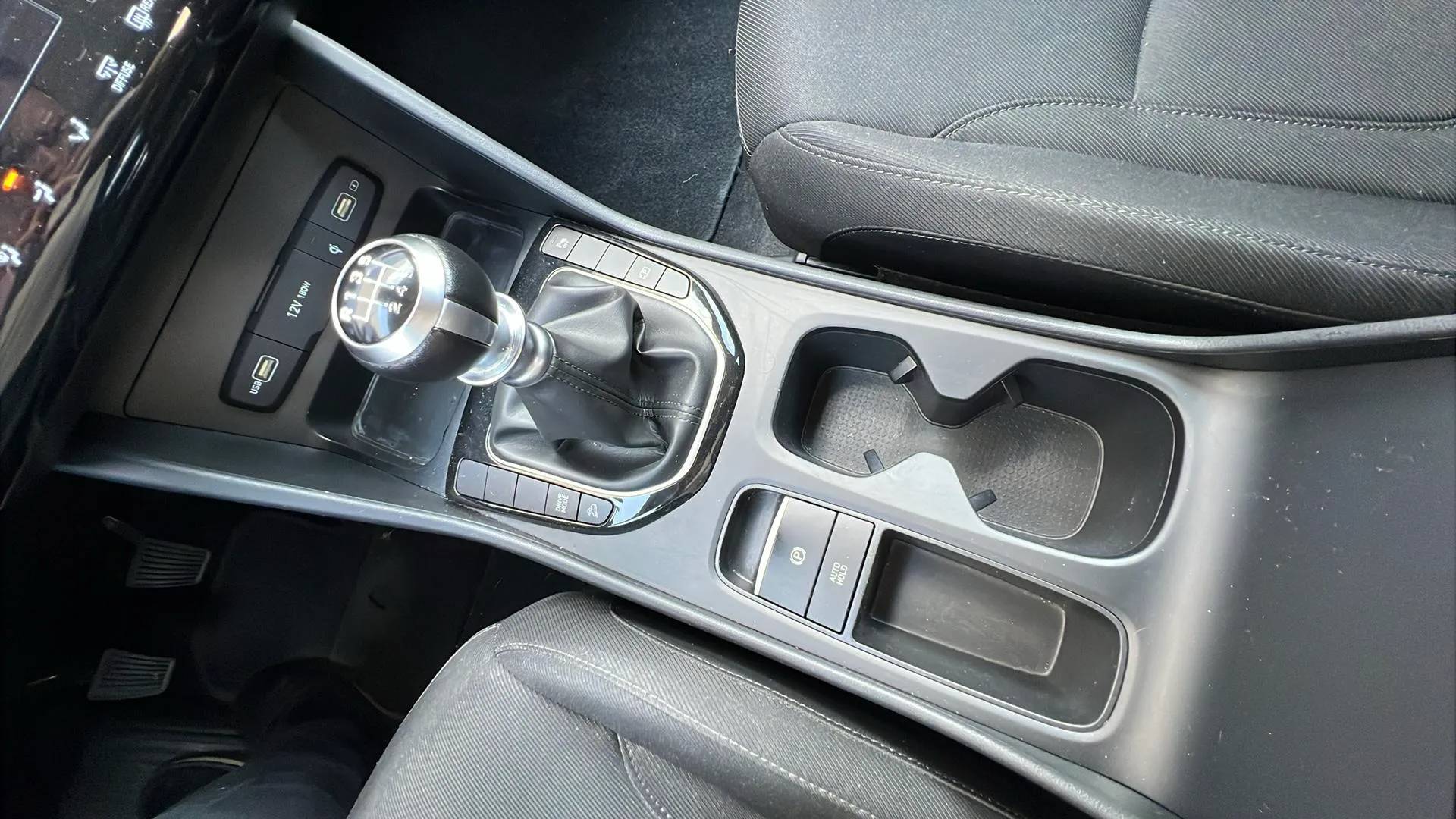 Hyundai Tucson 1.6 T-GDi 48V Maxx - foto 17