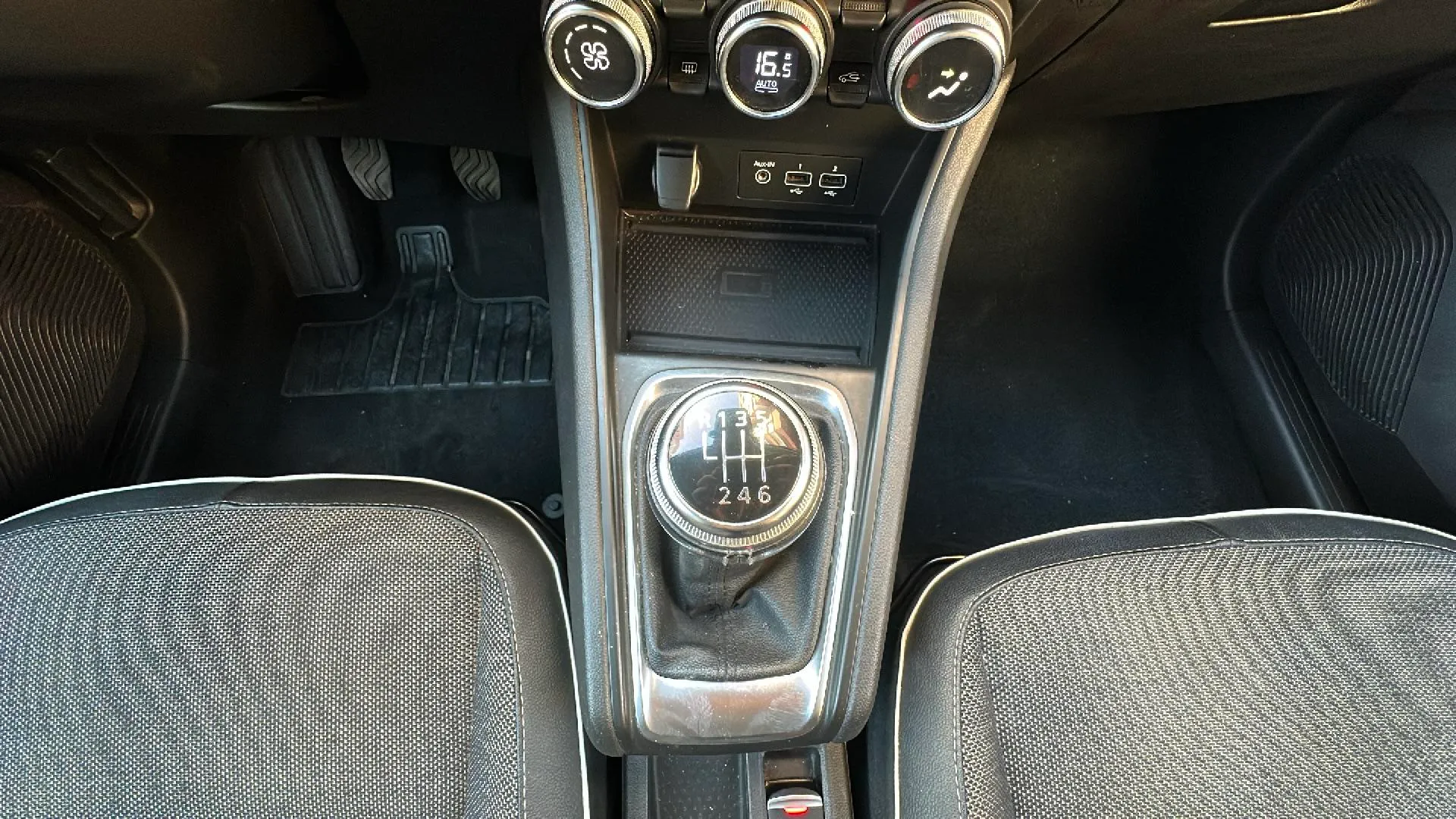 Renault Captur equilibre TCe - foto 12