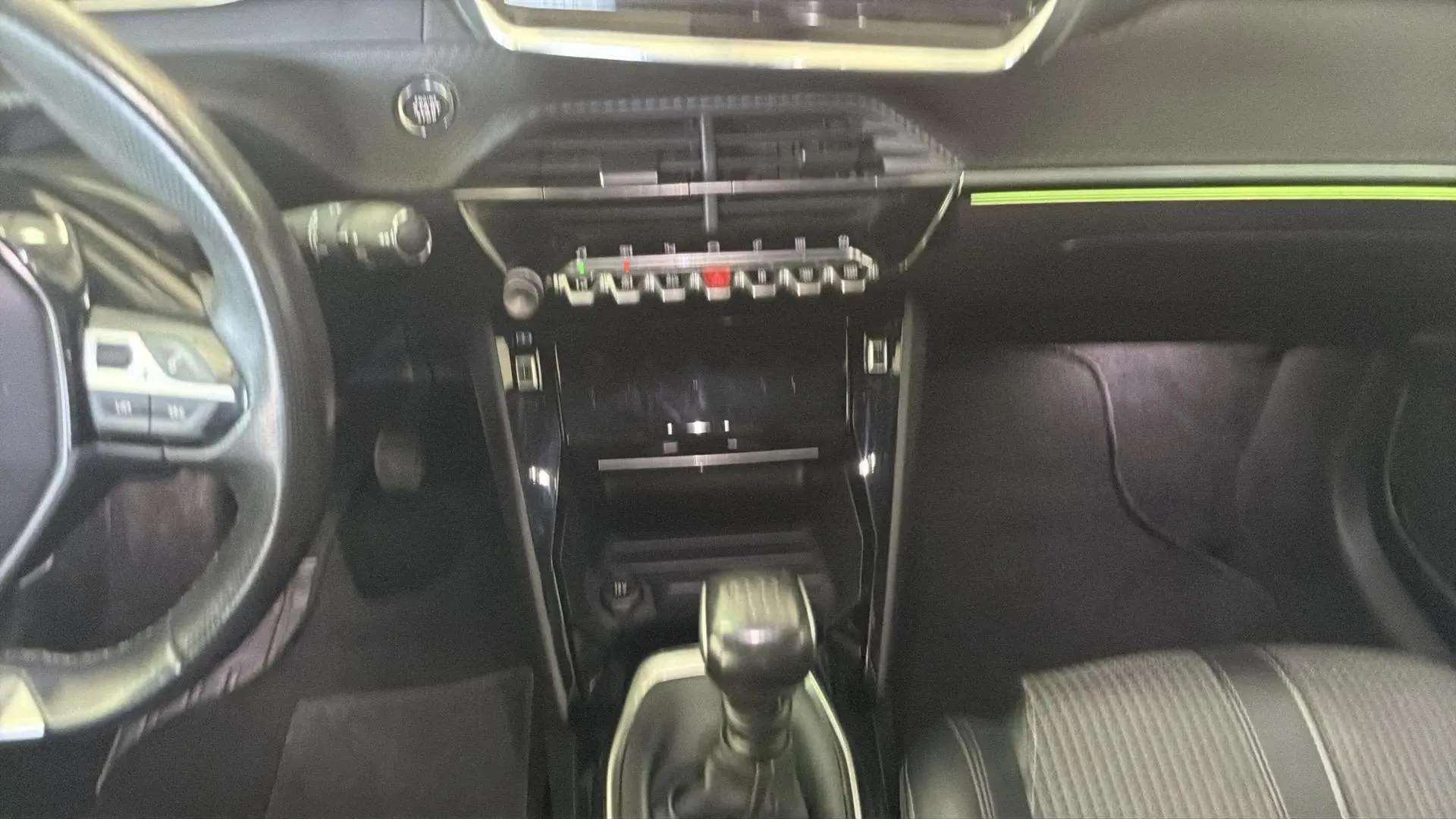 Peugeot 208 PureTech GT - foto 14