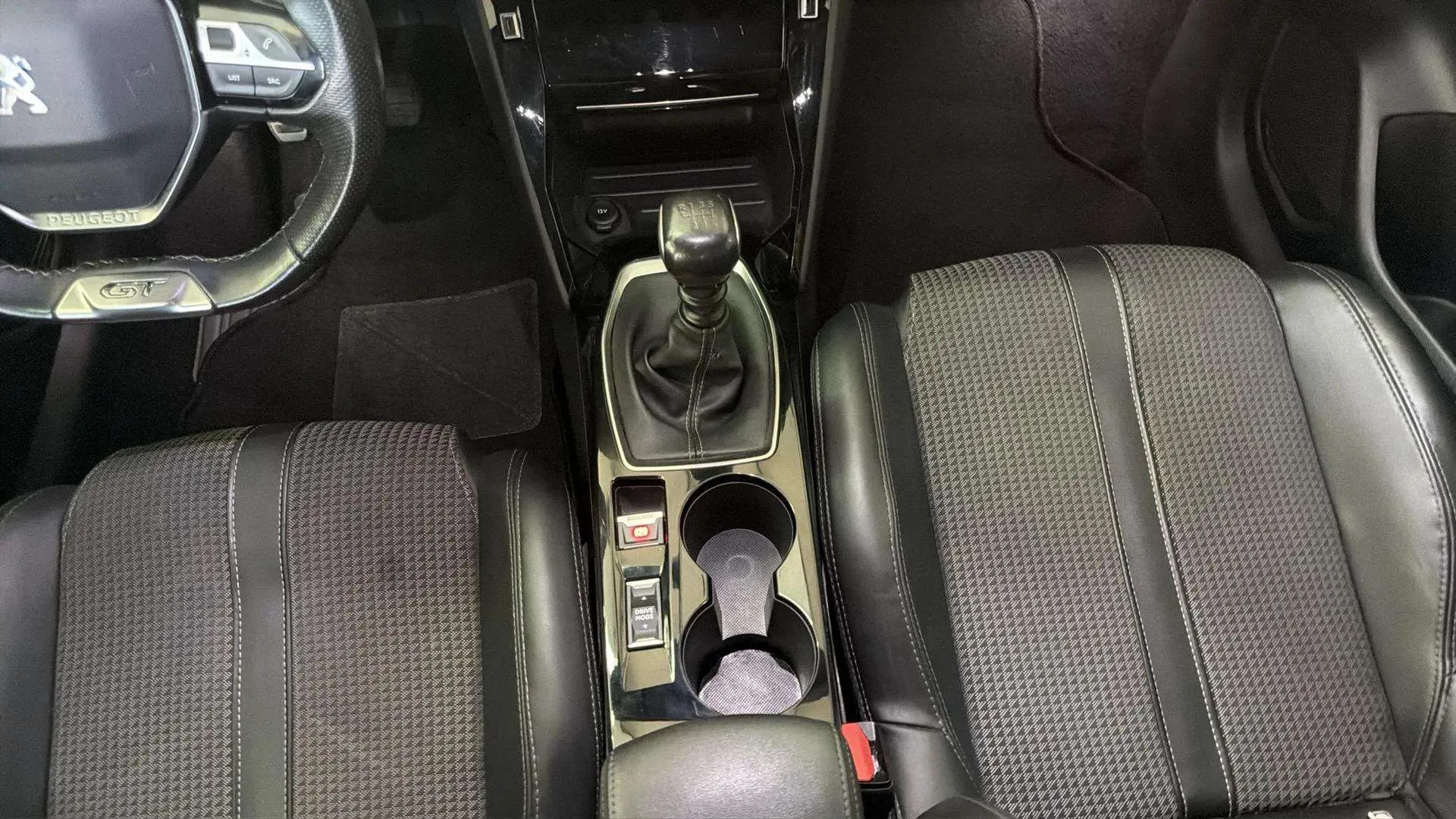 Peugeot 208 PureTech GT - foto 15