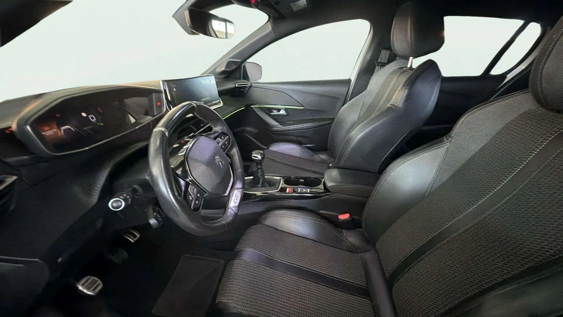 Peugeot 208 PureTech GT - foto 19