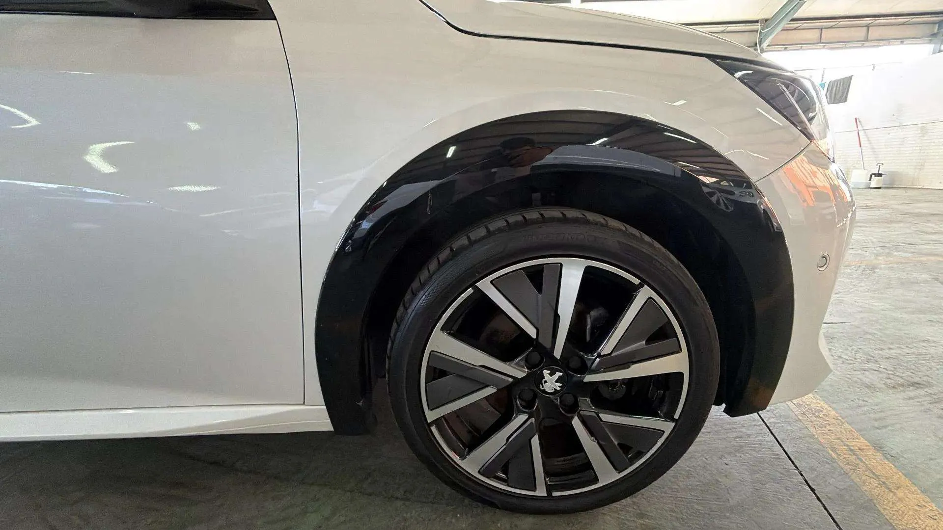 Peugeot 208 PureTech GT - foto 26